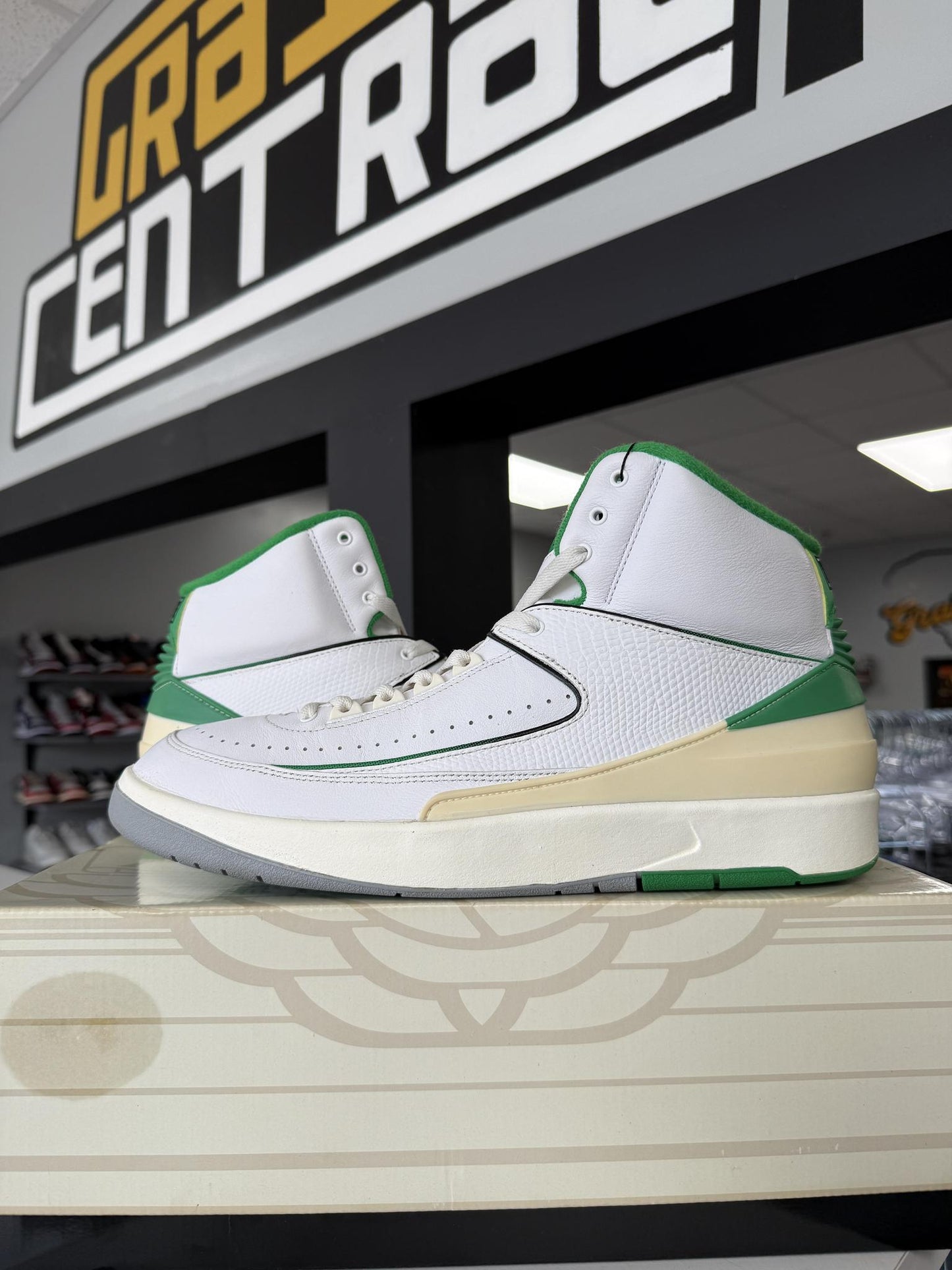 Jordan 2 "Lucky Green" Used Size 13