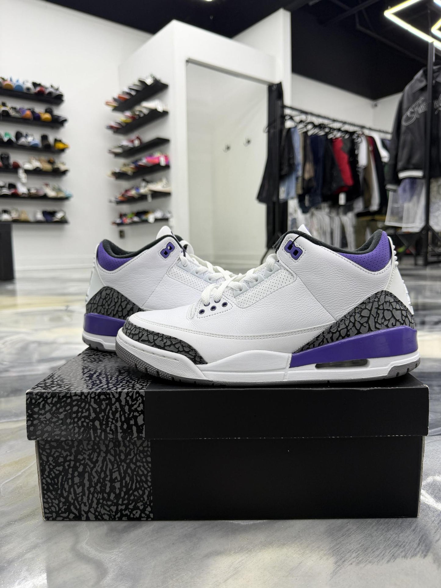 Jordan 3 "Dark Iris" Used Size 9.5