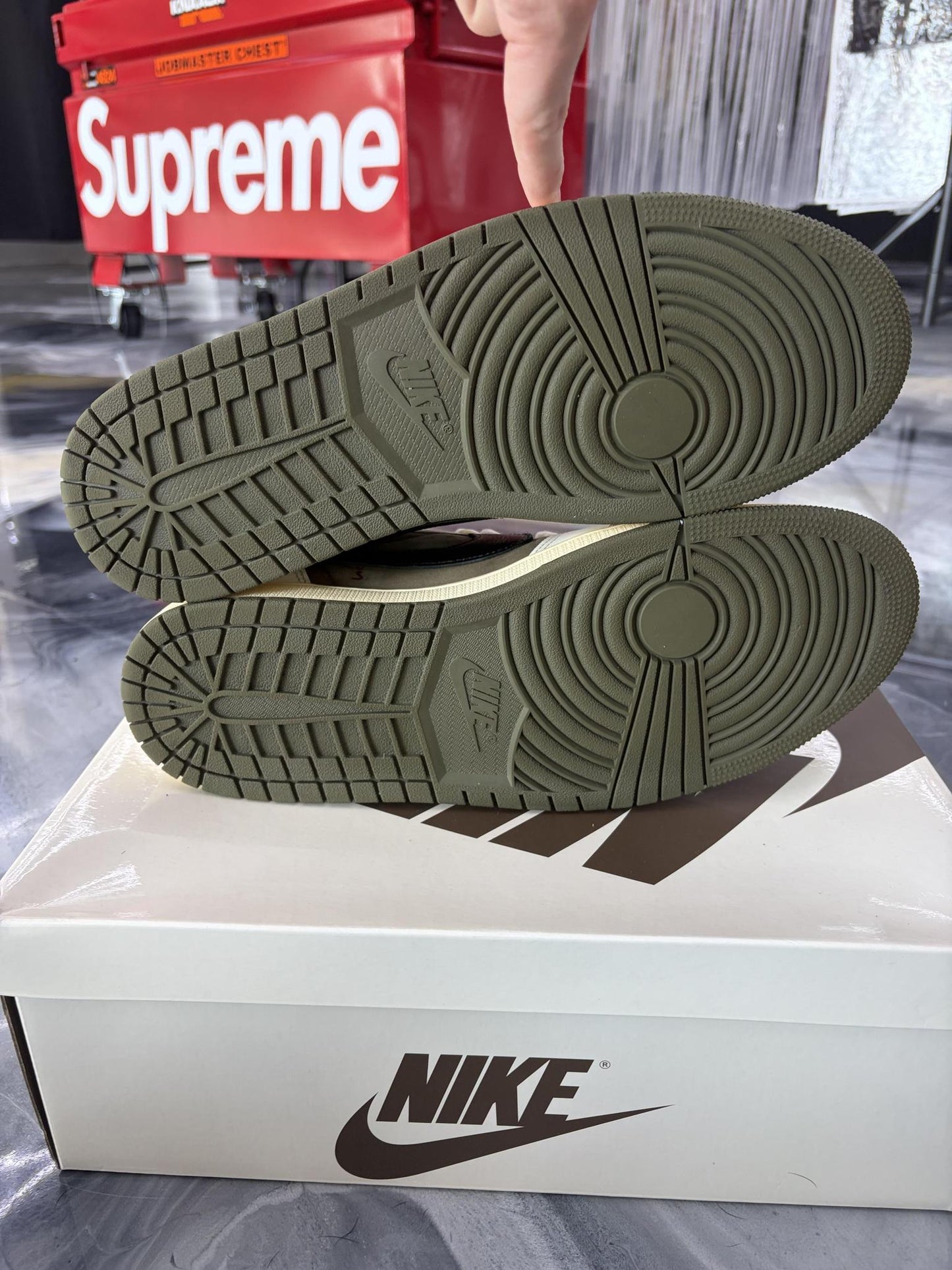 Jordan 1 Low x Travis Scott "Medium Olive" Used Size 13