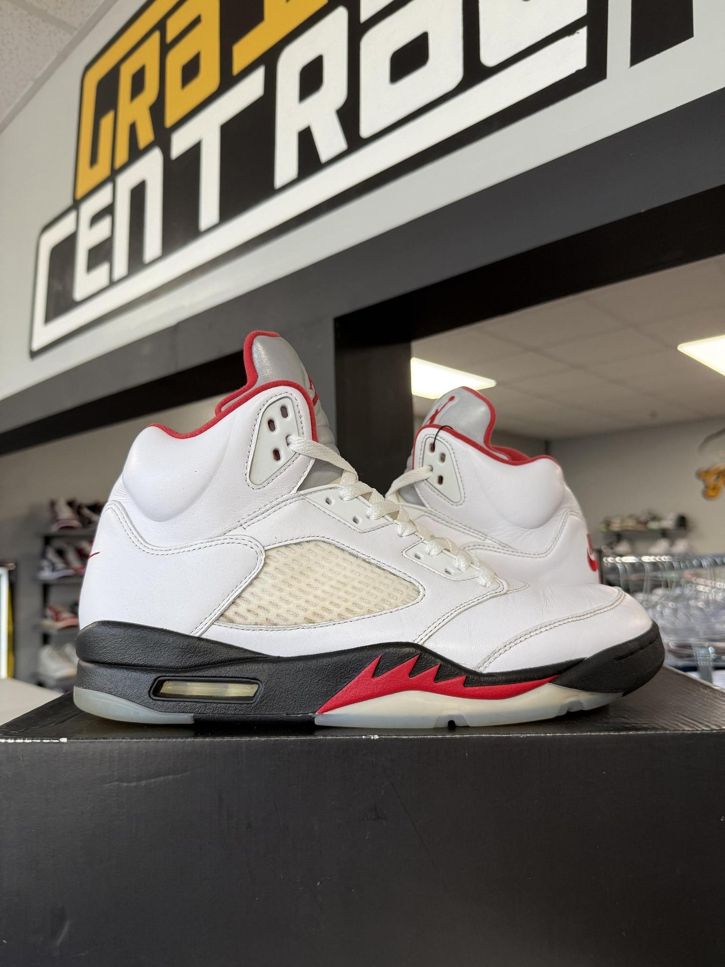 Jordan 5 "Fire Red" (2020) Used Size 12