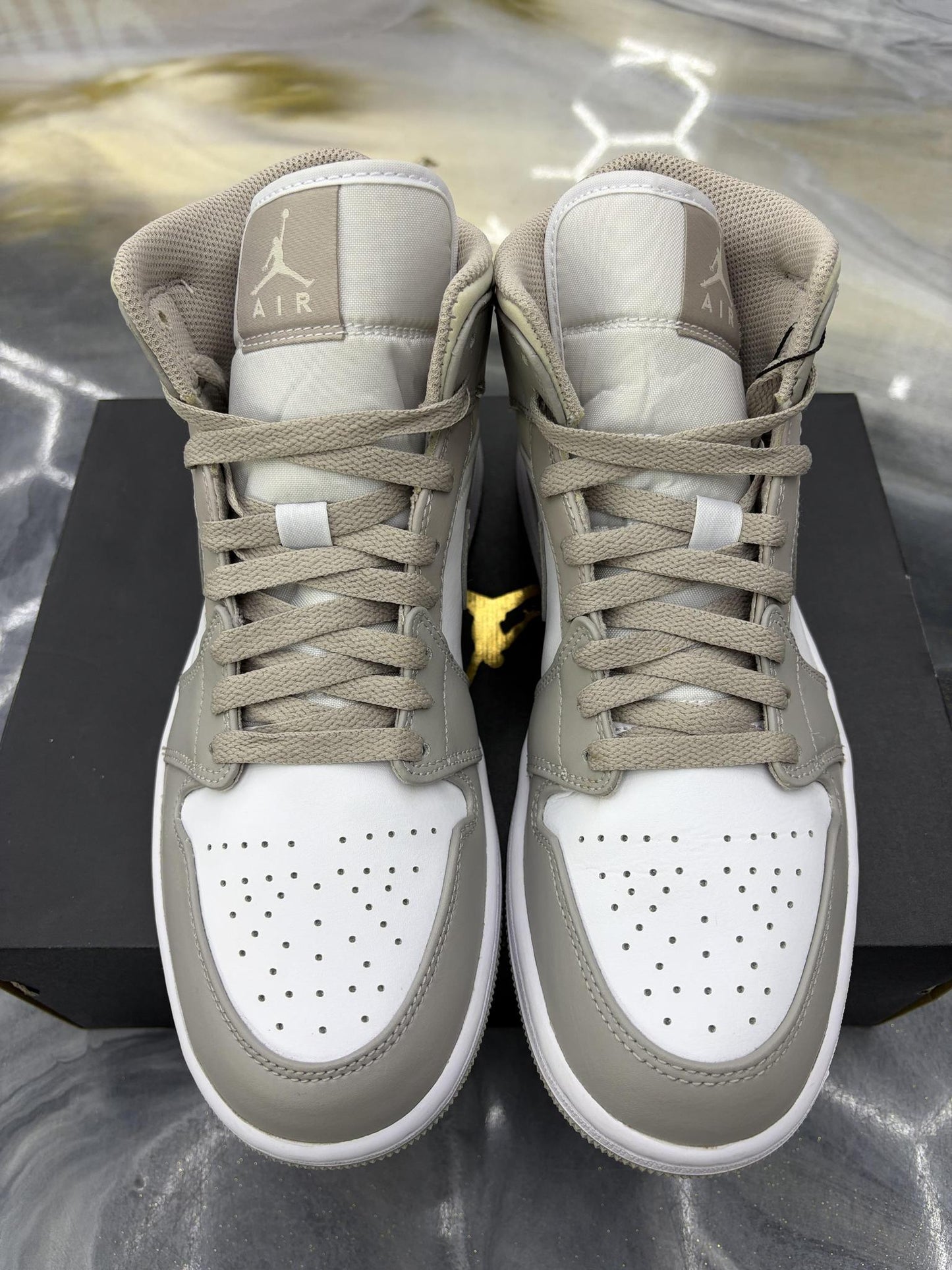 Jordan 1 Mid "Linen" Used Size 8.5
