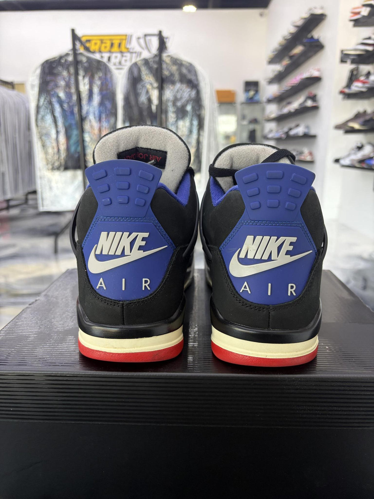 Jordan 4 "Rare Air" Used Size 10.5