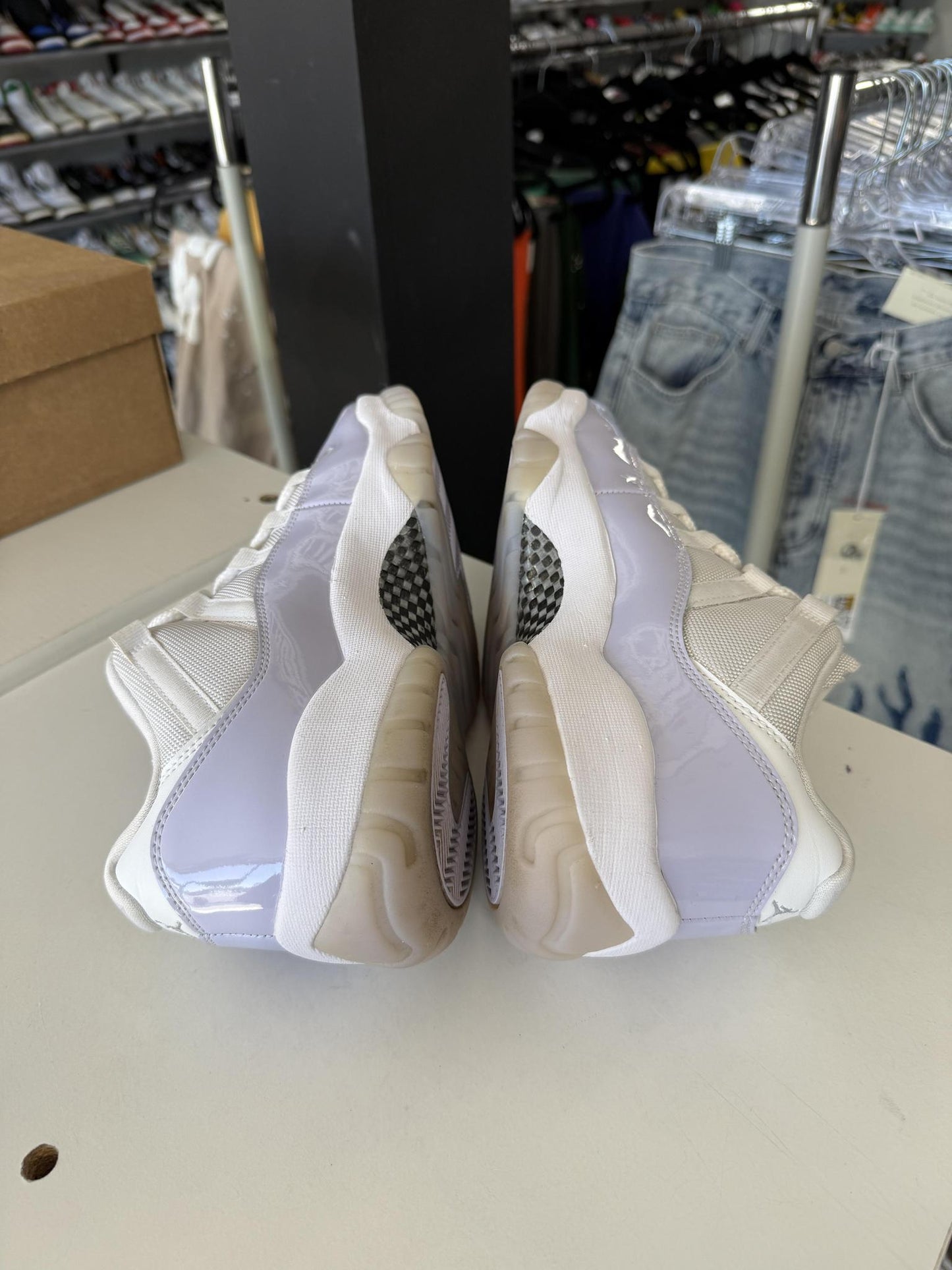 Jordan 11 "Pure Violet" Used Size 9.5