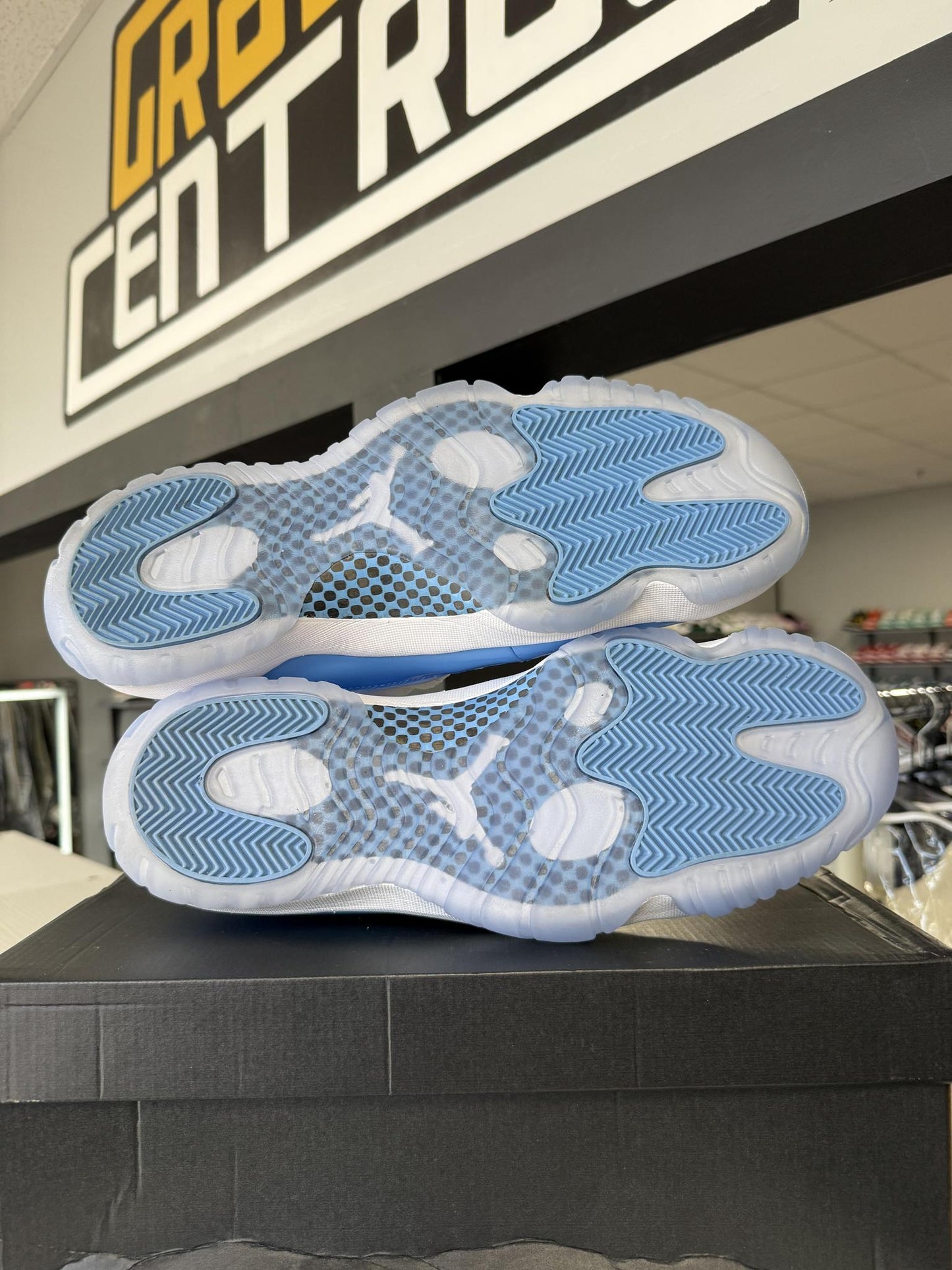 Jordan 11 Low "UNC" Used Size 13