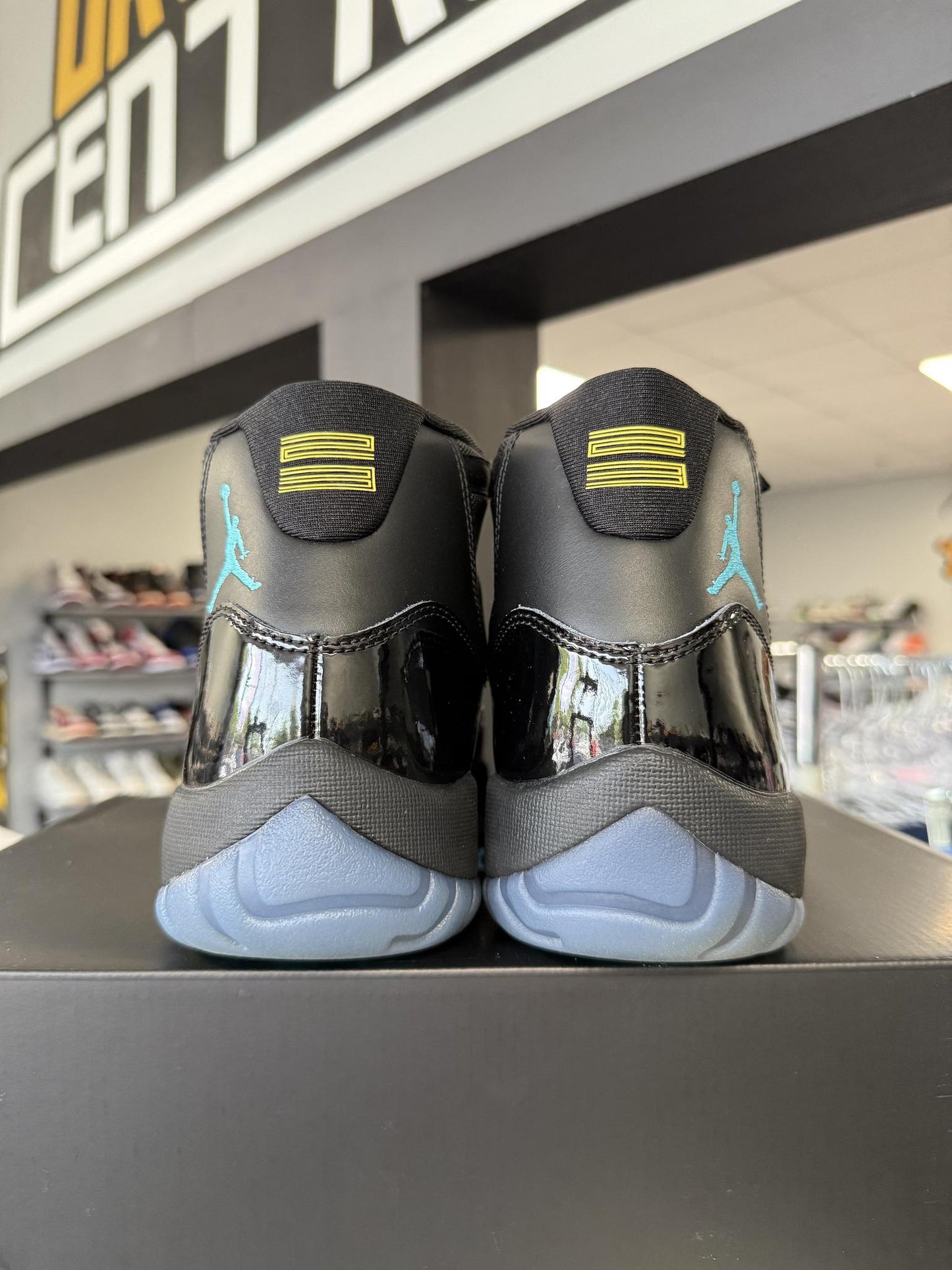 Jordan 11 "Gamma" Used Size 10