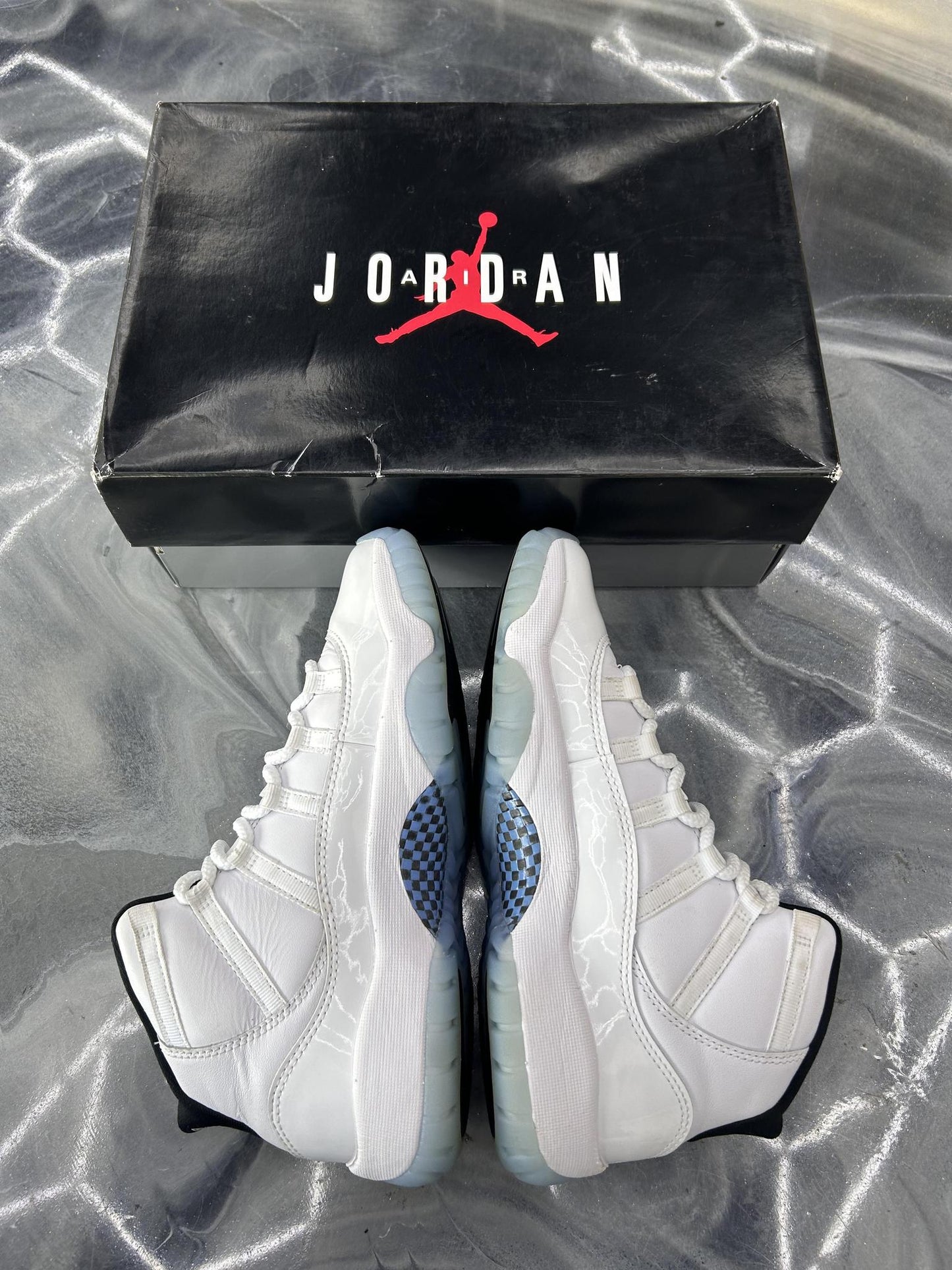 Jordan 11 "Legend Blue" Used Size 6.5Y/8W