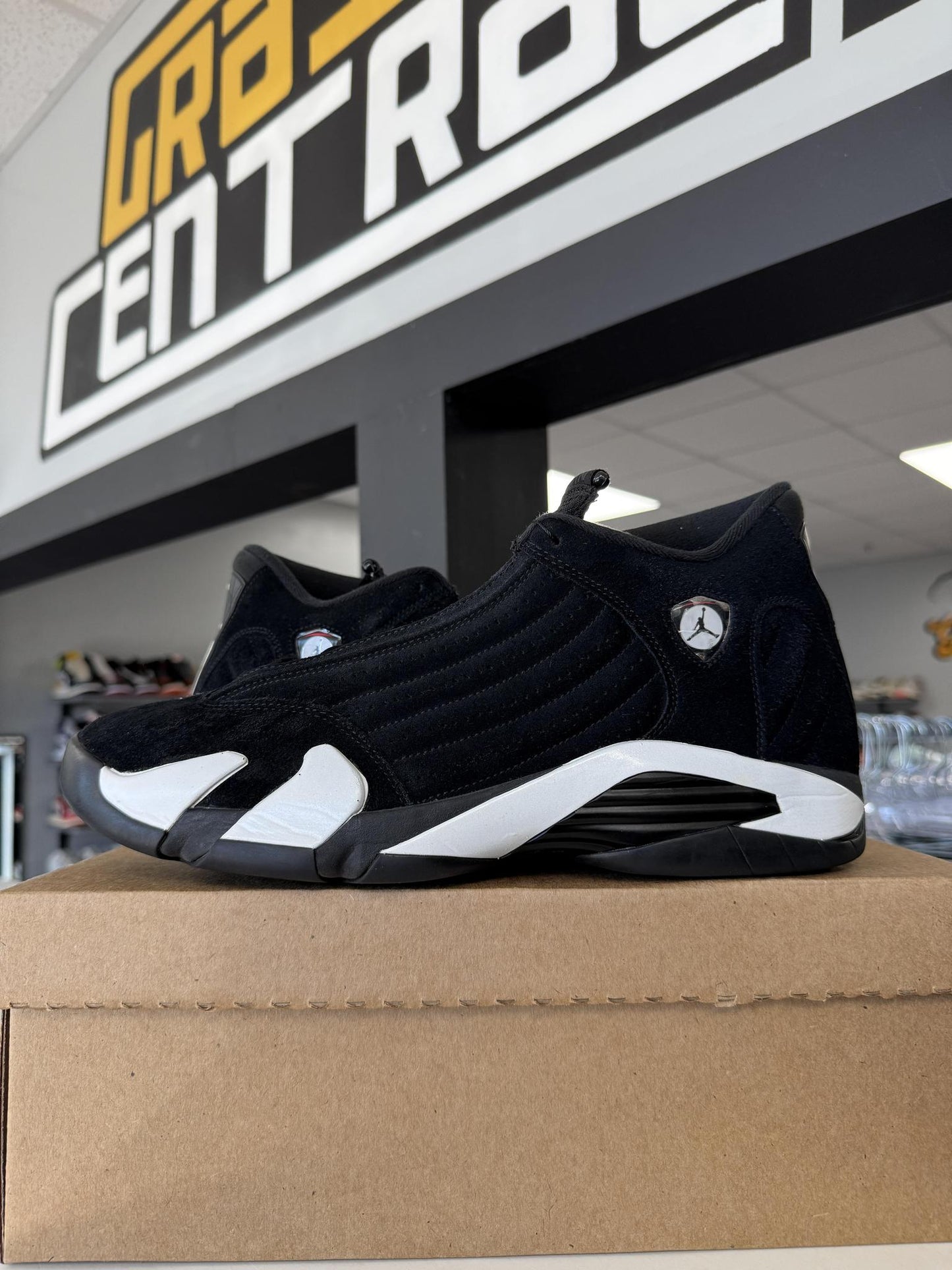 Jordan 14 "Black White" Used Size 13