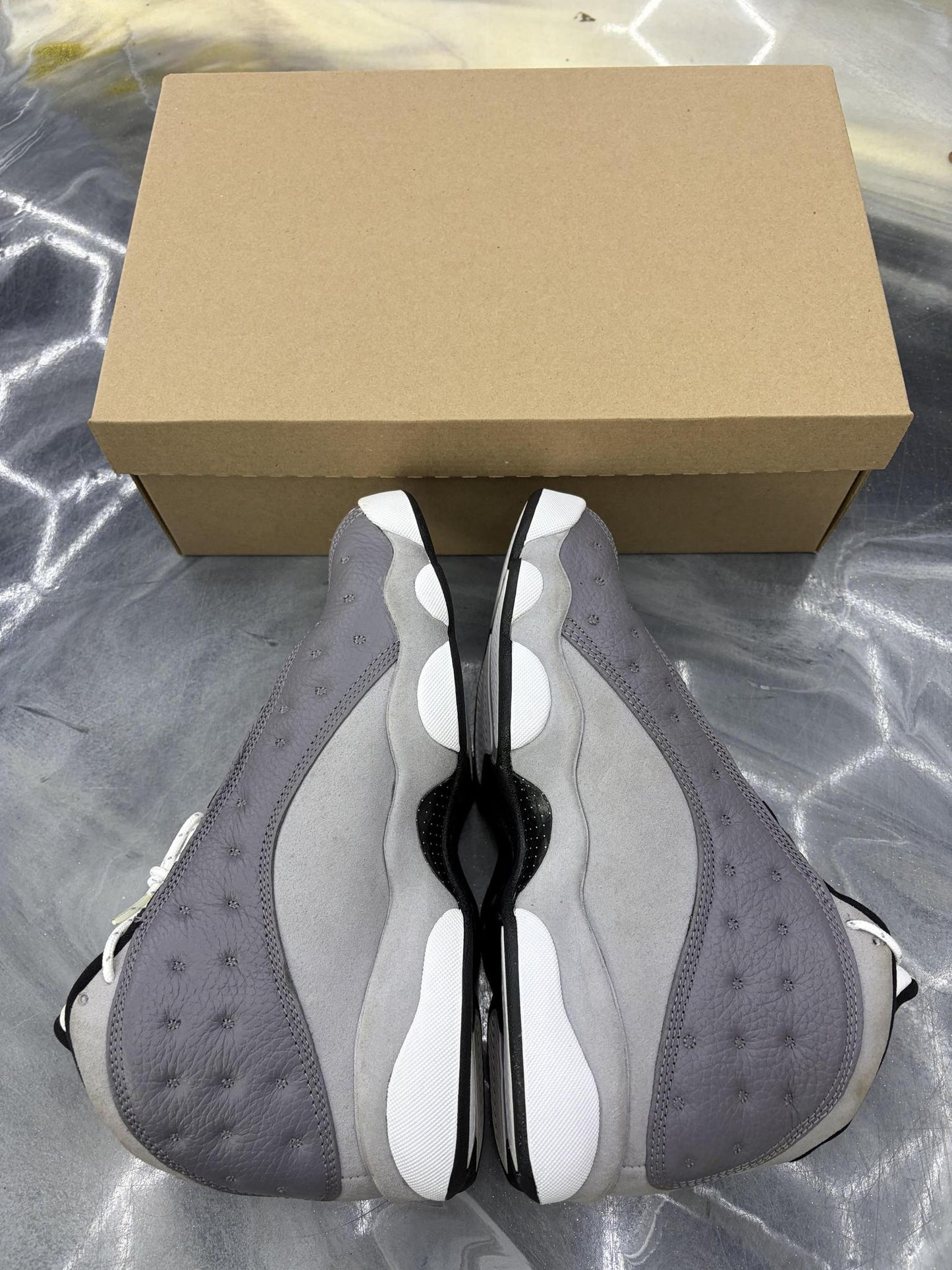 Jordan 13 "Atmosphere Grey" Used Size 9