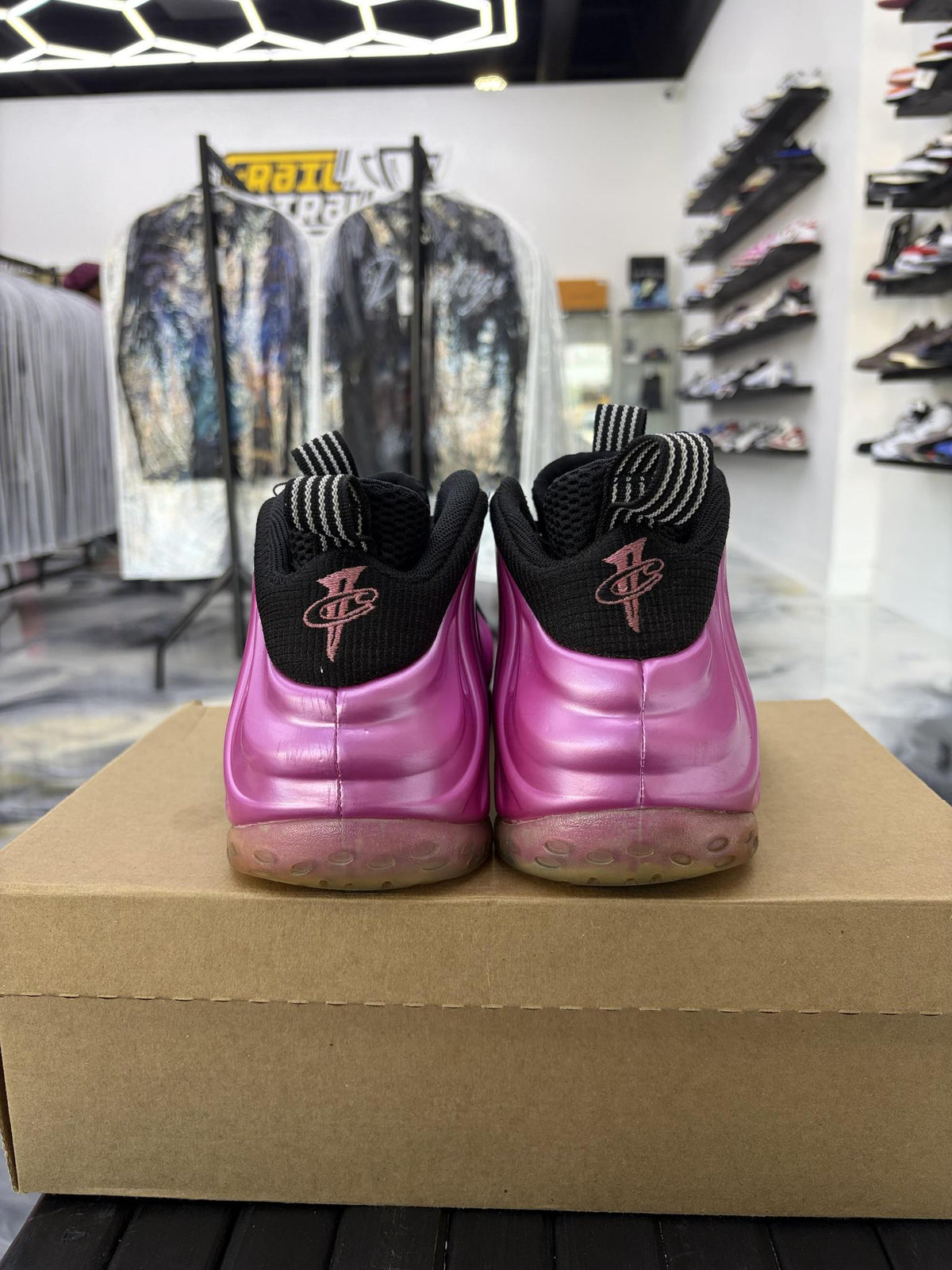 Nike Foamposite One "Pearlized Pink" Used Size 10.5