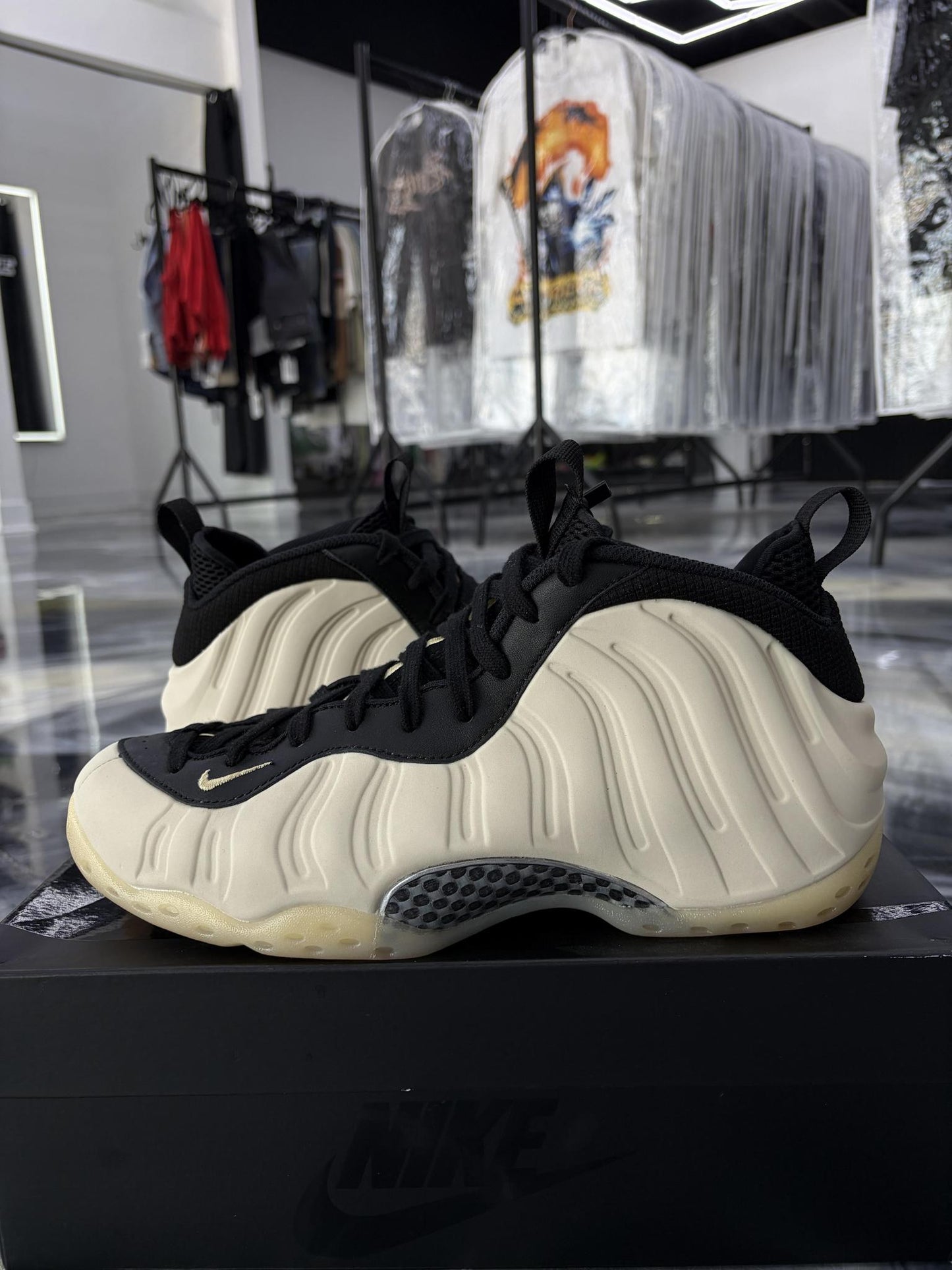 Nike Air Foamposite "Light Orewood" Used Size 10