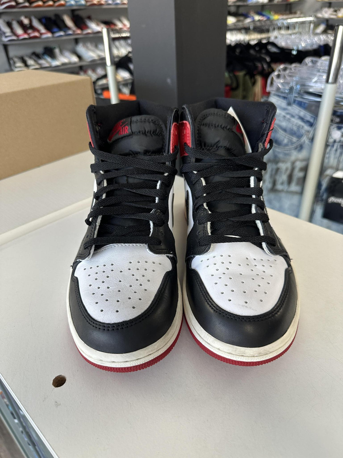 Jordan 1 Black Toe Used