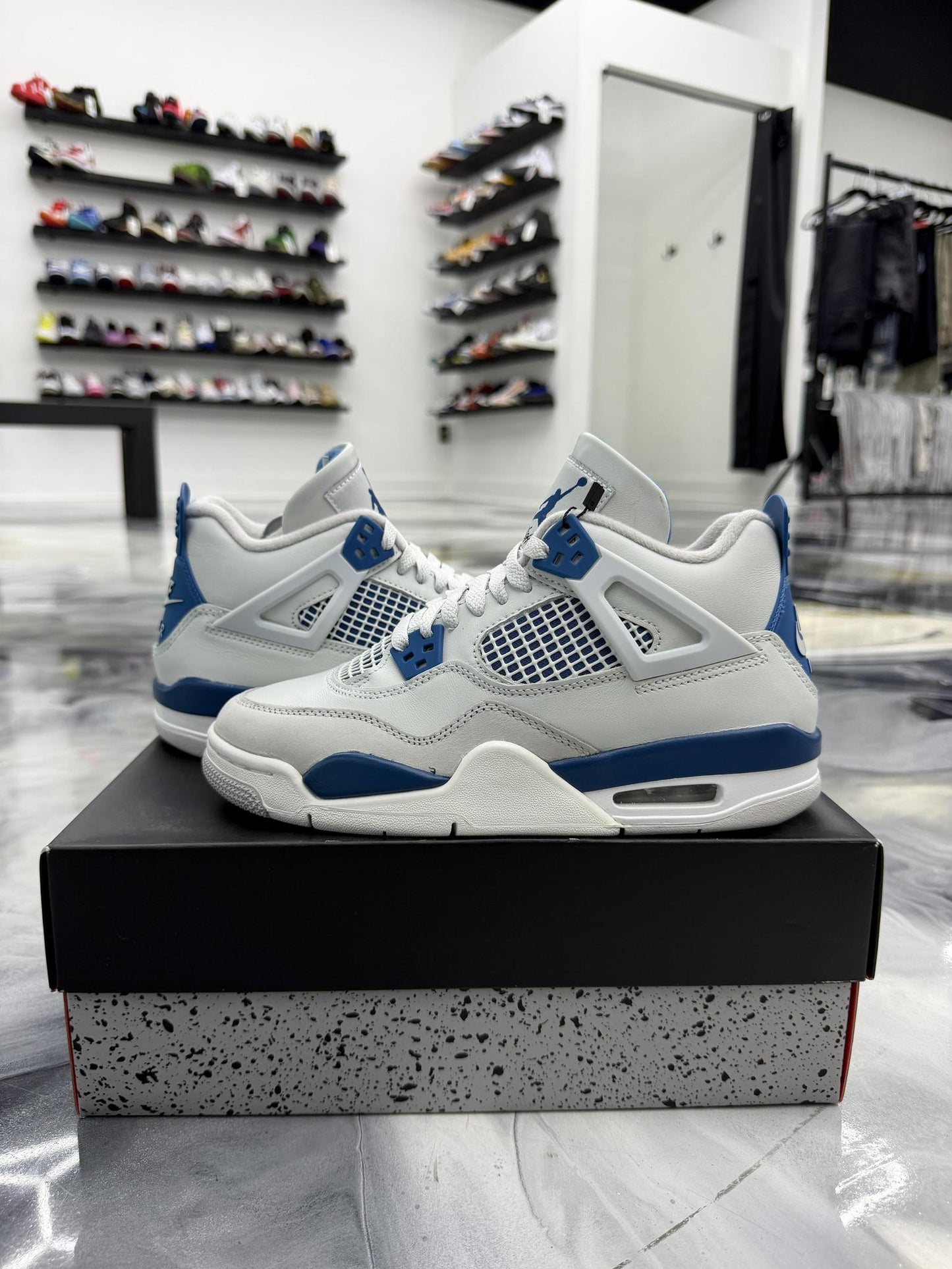 Jordan 4 Military Blue Used Size 6Y/7.5W