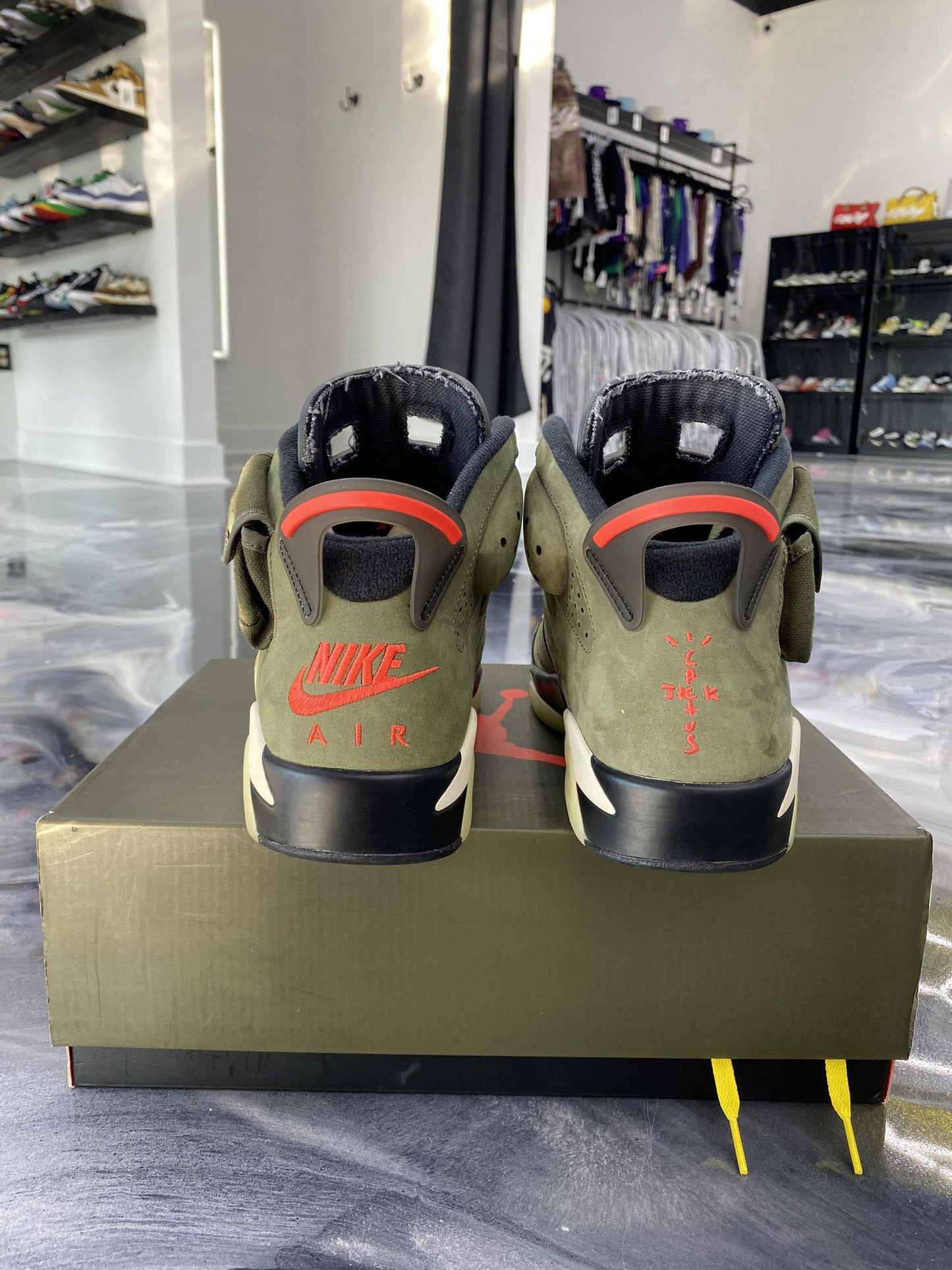 Jordan 6 Travis Scott "Olive" Used Size 10