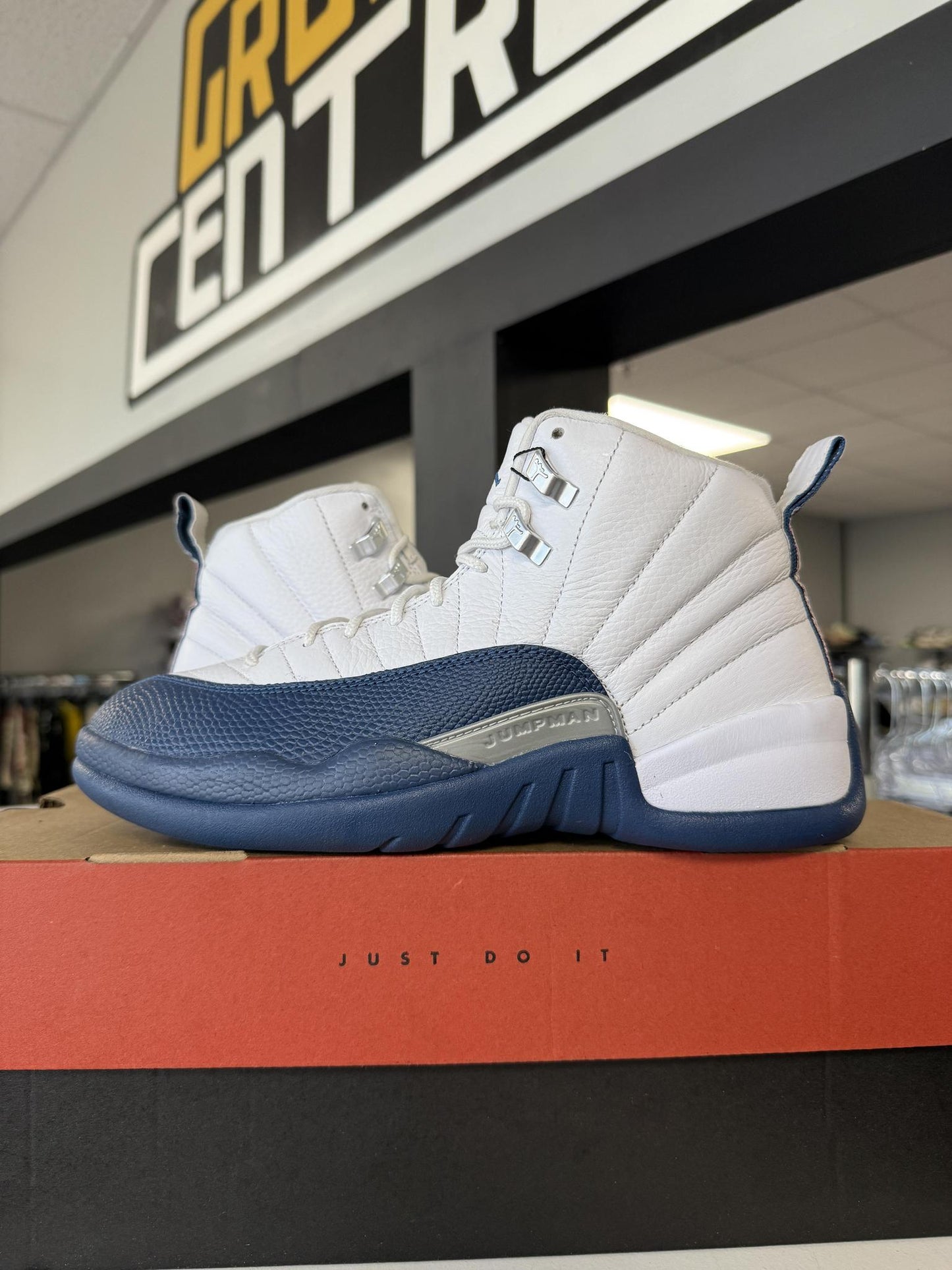 Jordan 12 "French Blue" Used Size 8