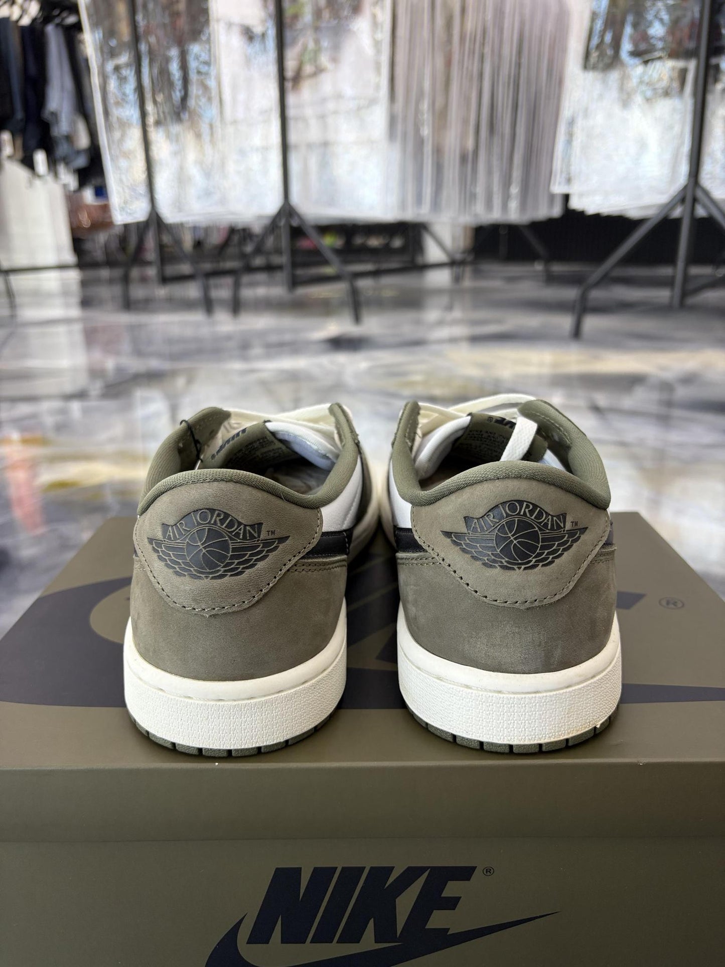 Jordan 1 Low "Olive" Used Size 9.5