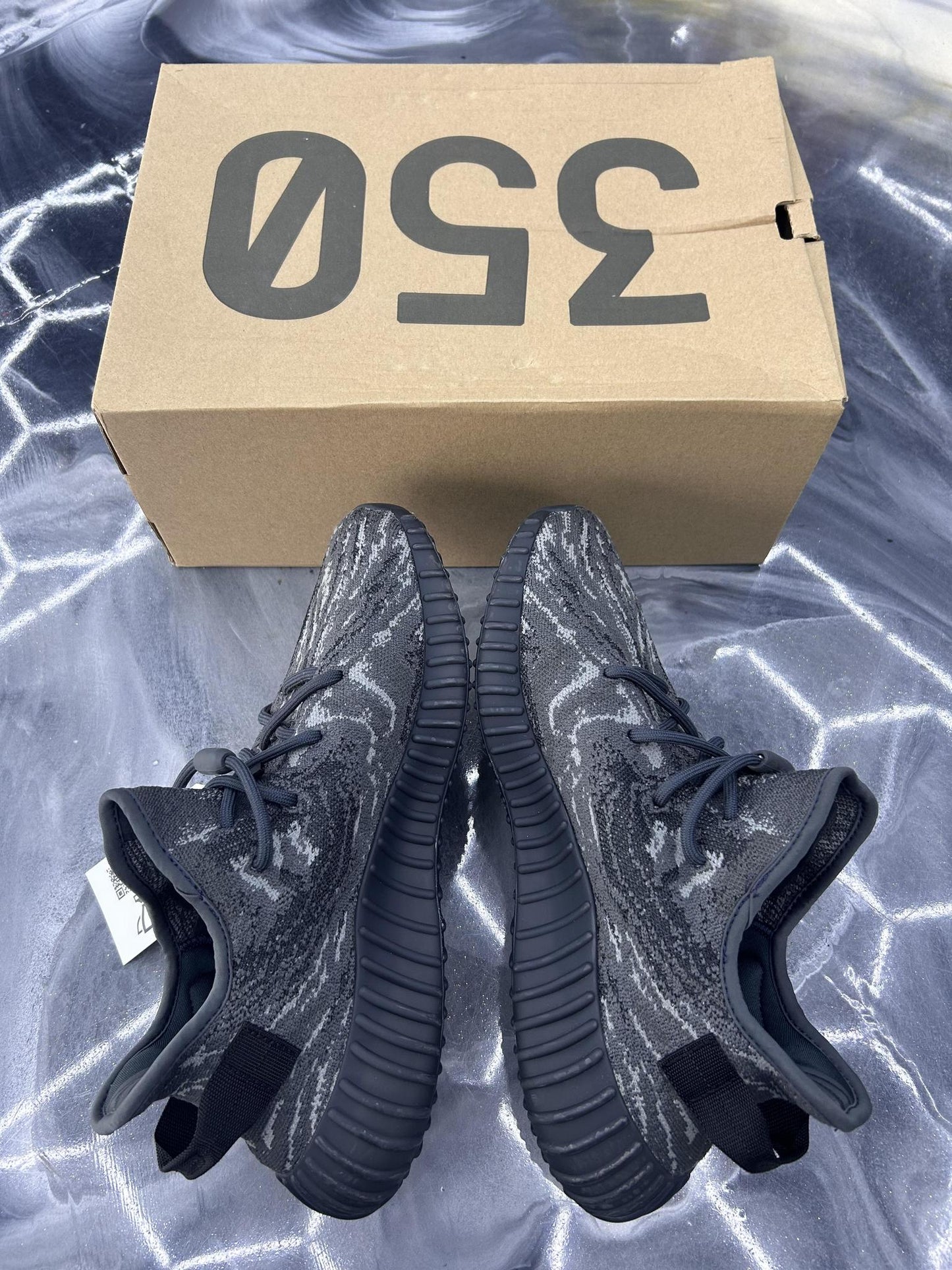Yeezy 350 V2 "MX Dark Salt" Used Size 9.5