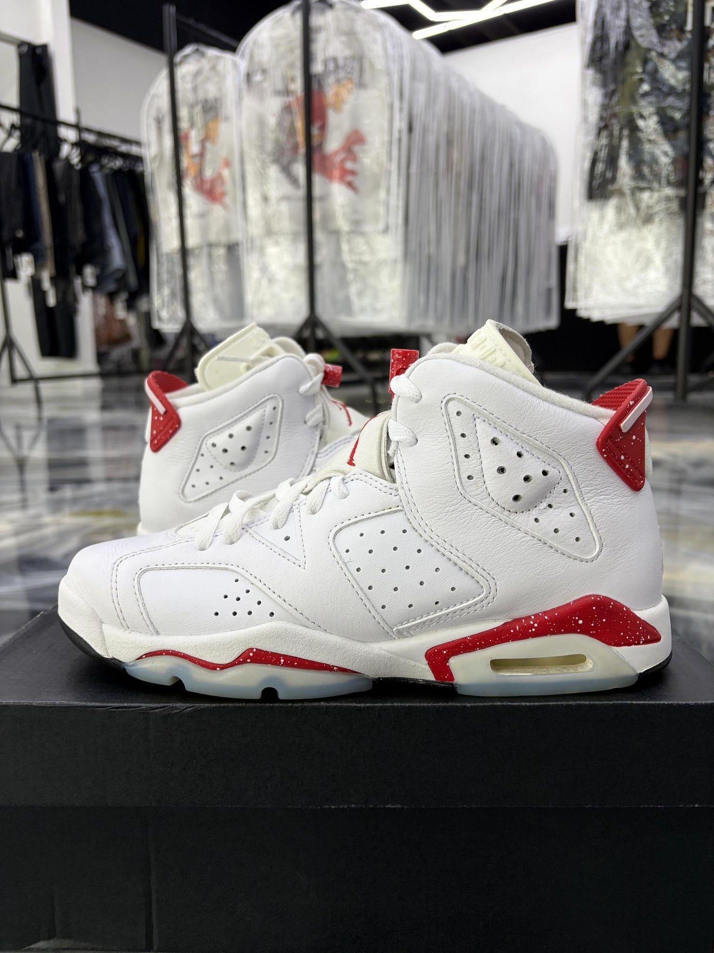 Jordan 6 "Red Oreo" Used Size 6.5Y/8W