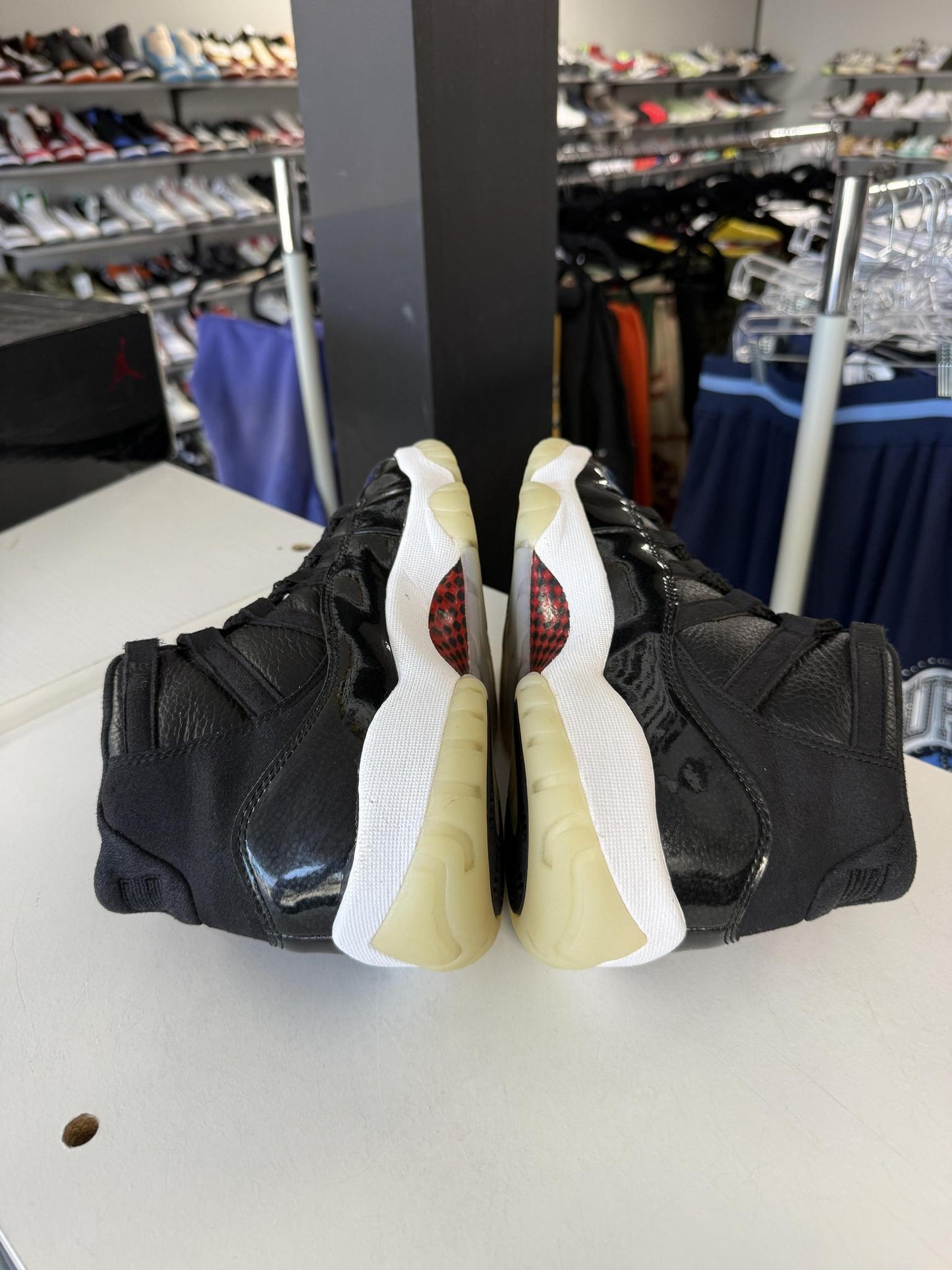 Jordan 11 "72-10" Used Size 7.5