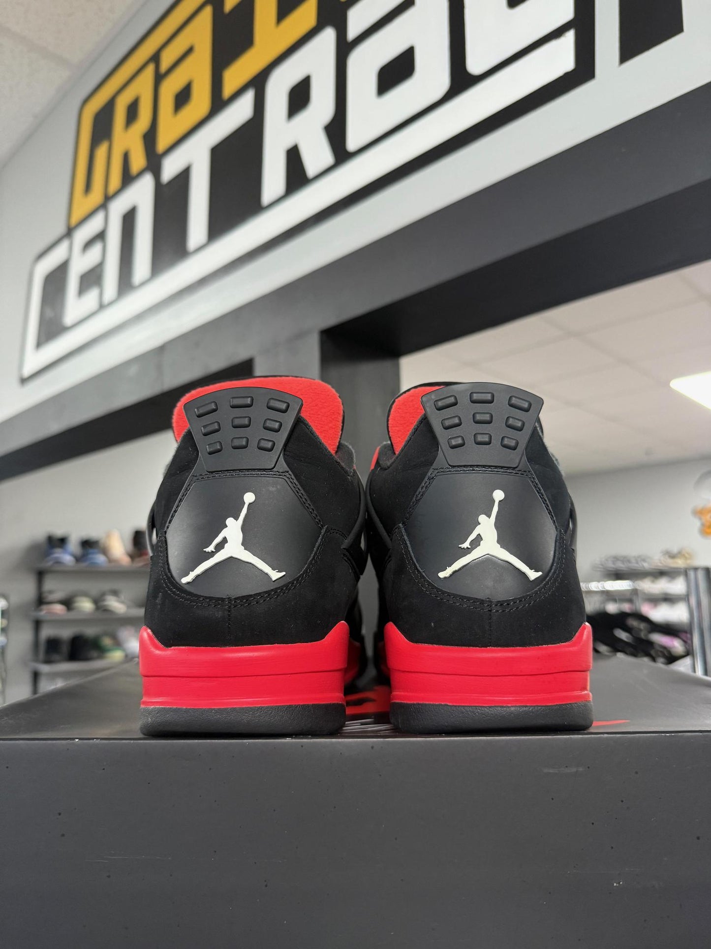 Jordan 4 "Red Thunder" Used Size 11.5