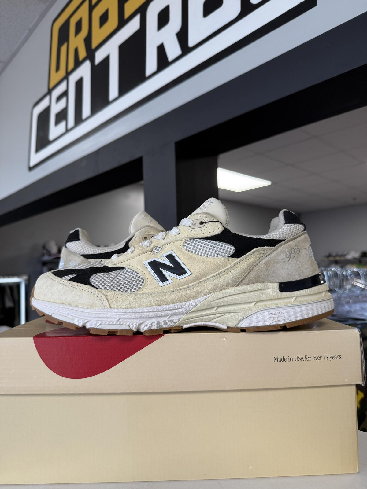 New Balance 993 "Sea Salt Black" Used Size 10