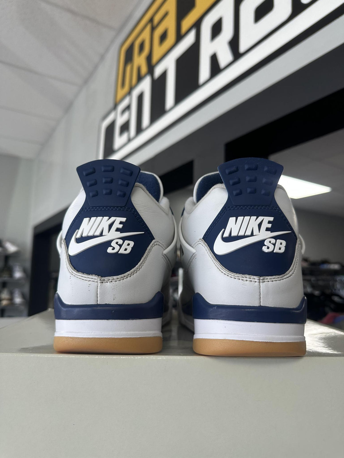 Jordan 4 SB Navy Used