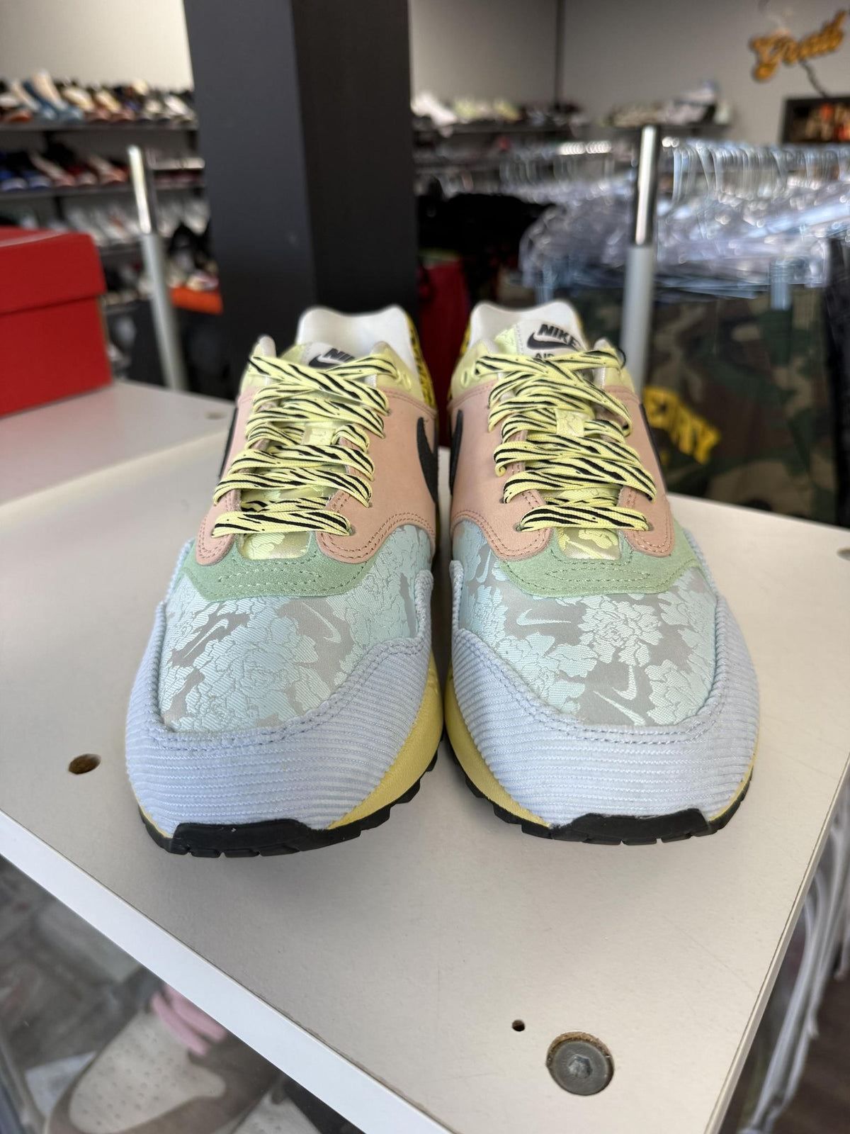 Nike AM1 "Great Indoors" Used Size 9.5
