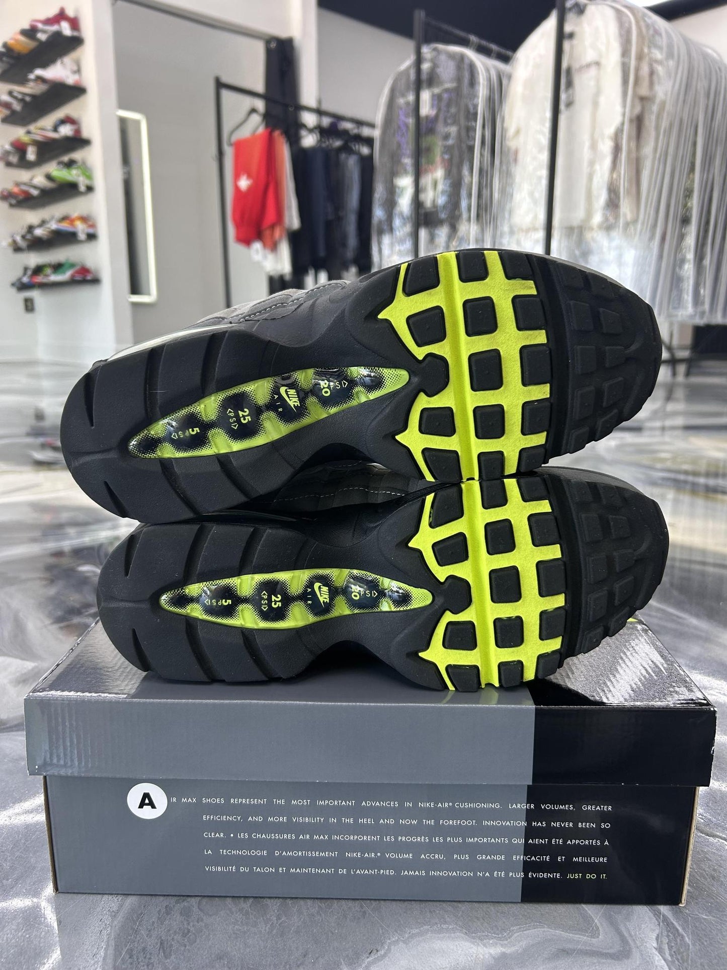 Nike Air Max 95 "Neon" Used Size 9.5