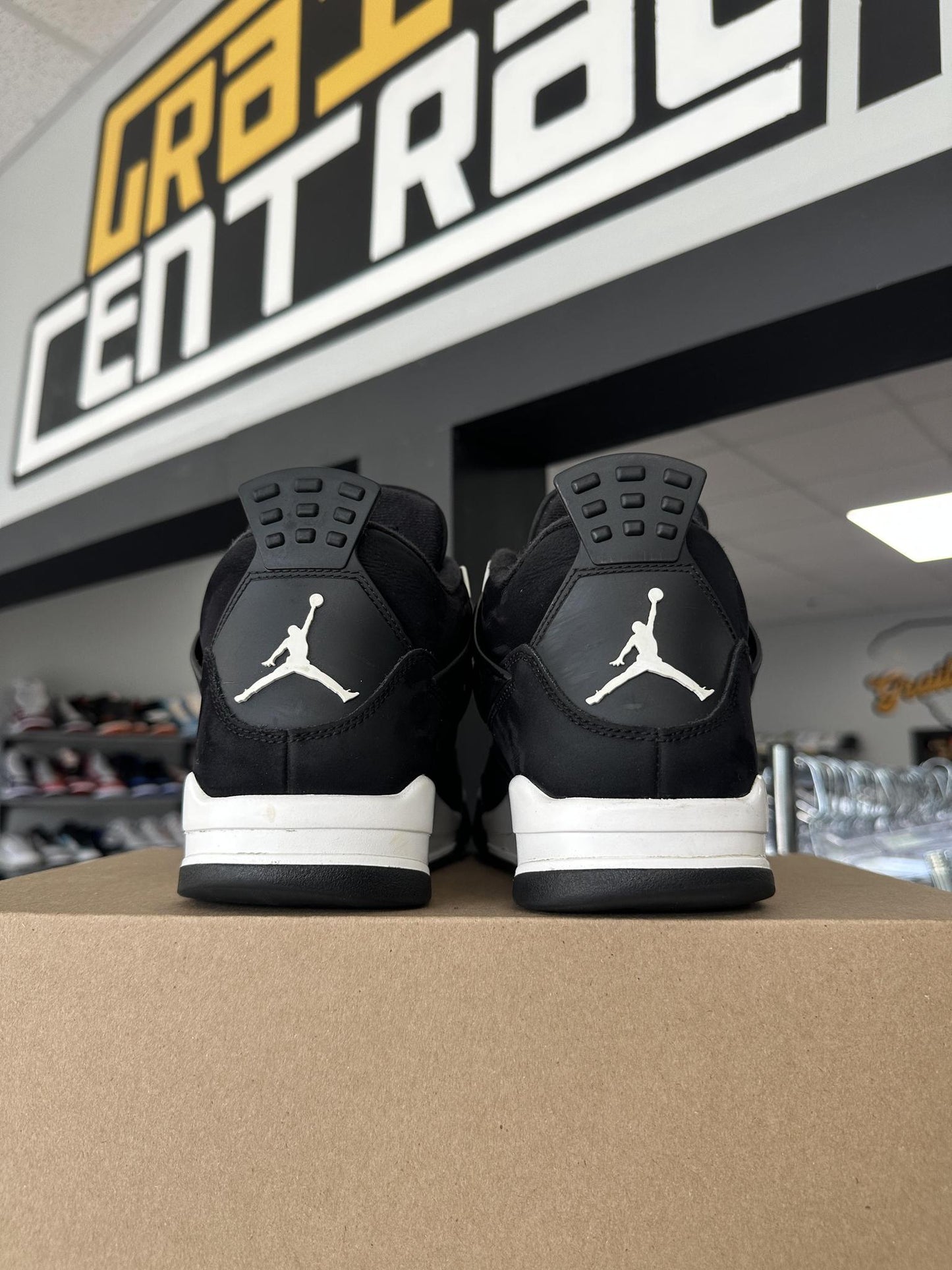 Jordan 4 "White Thunder" Size 9.5