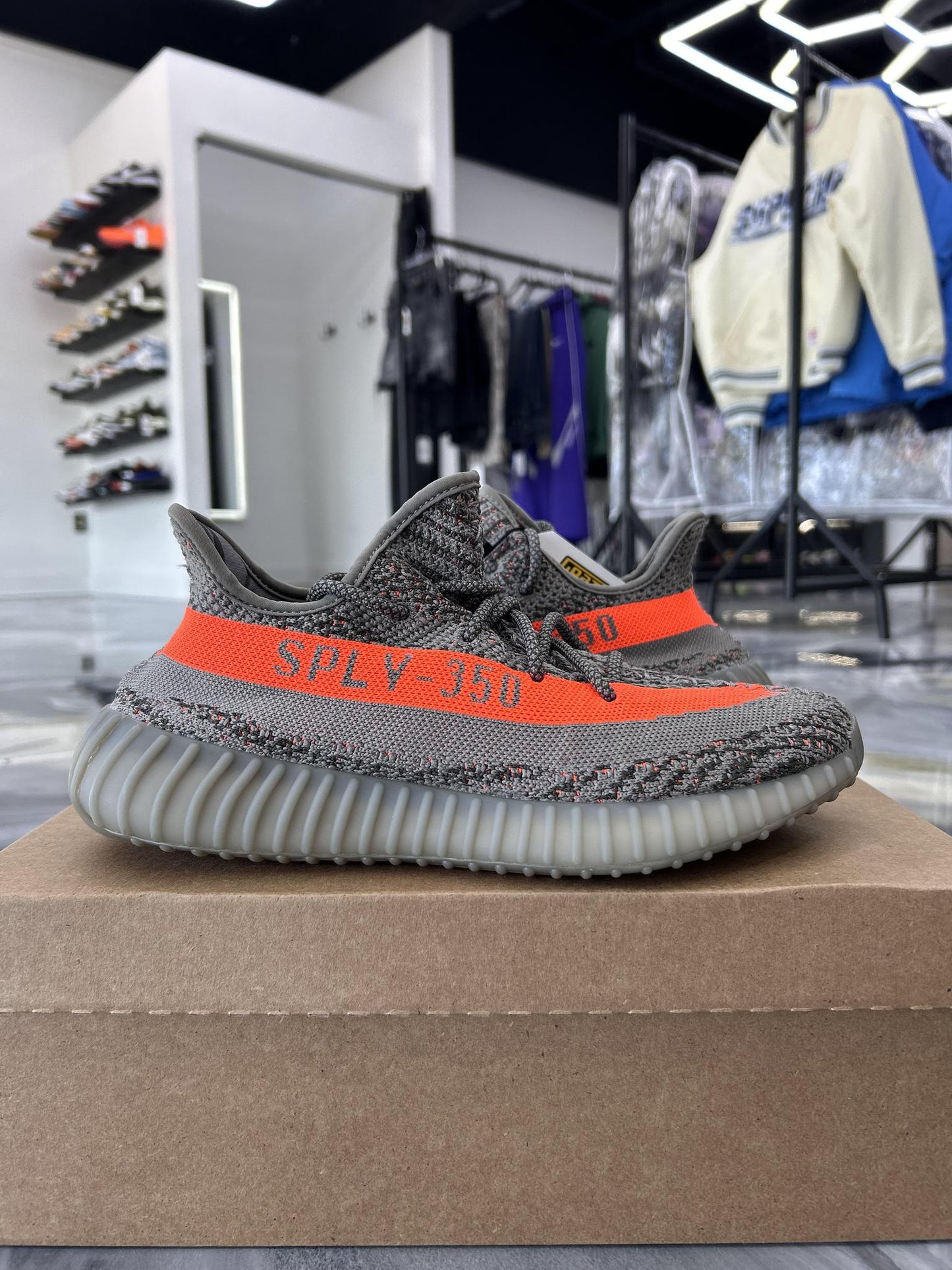 Yeezy 350 V2 "Beluga Reflective" Used Size 8.5
