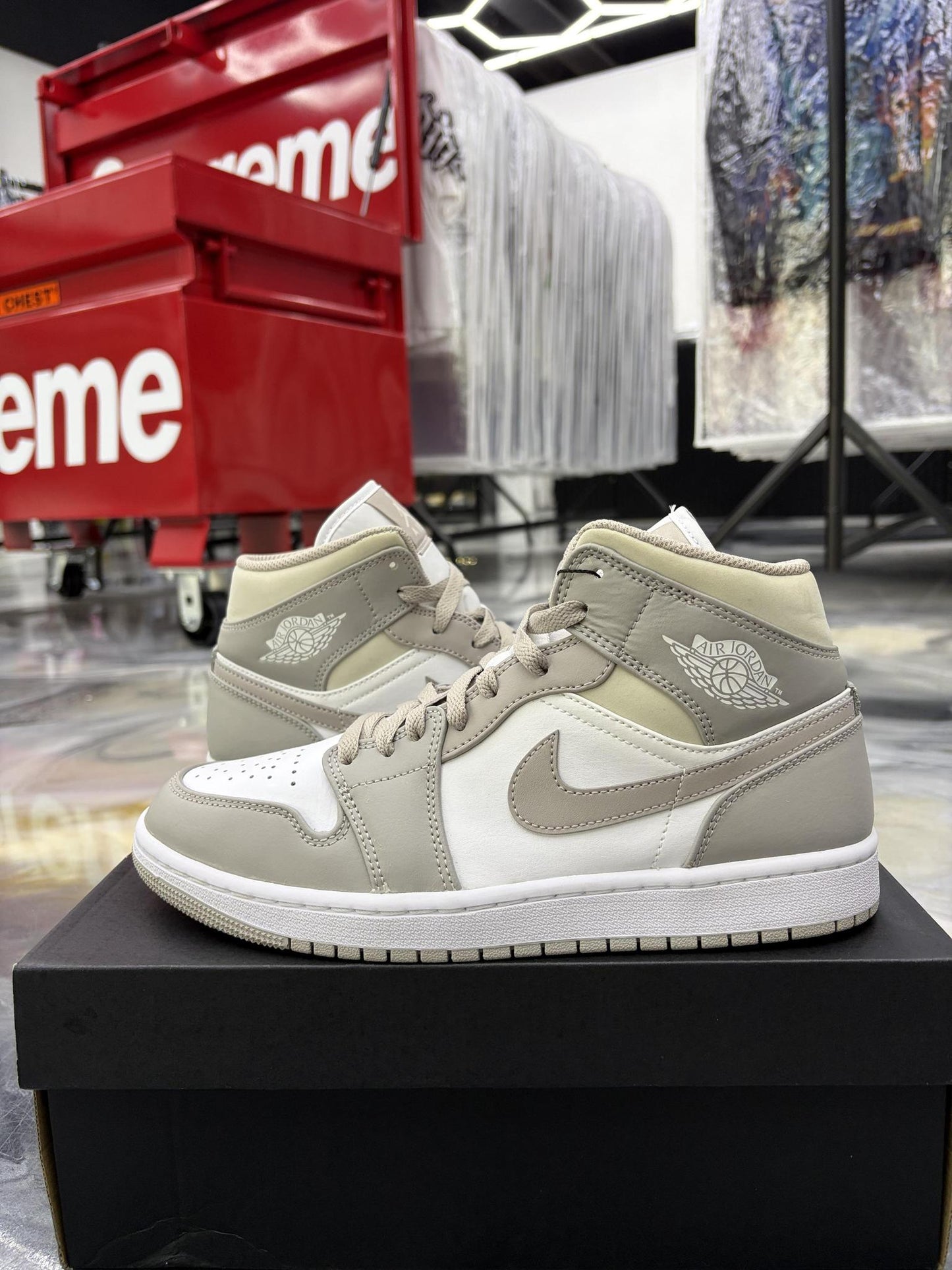Jordan 1 Mid "Linen" Used Size 8.5