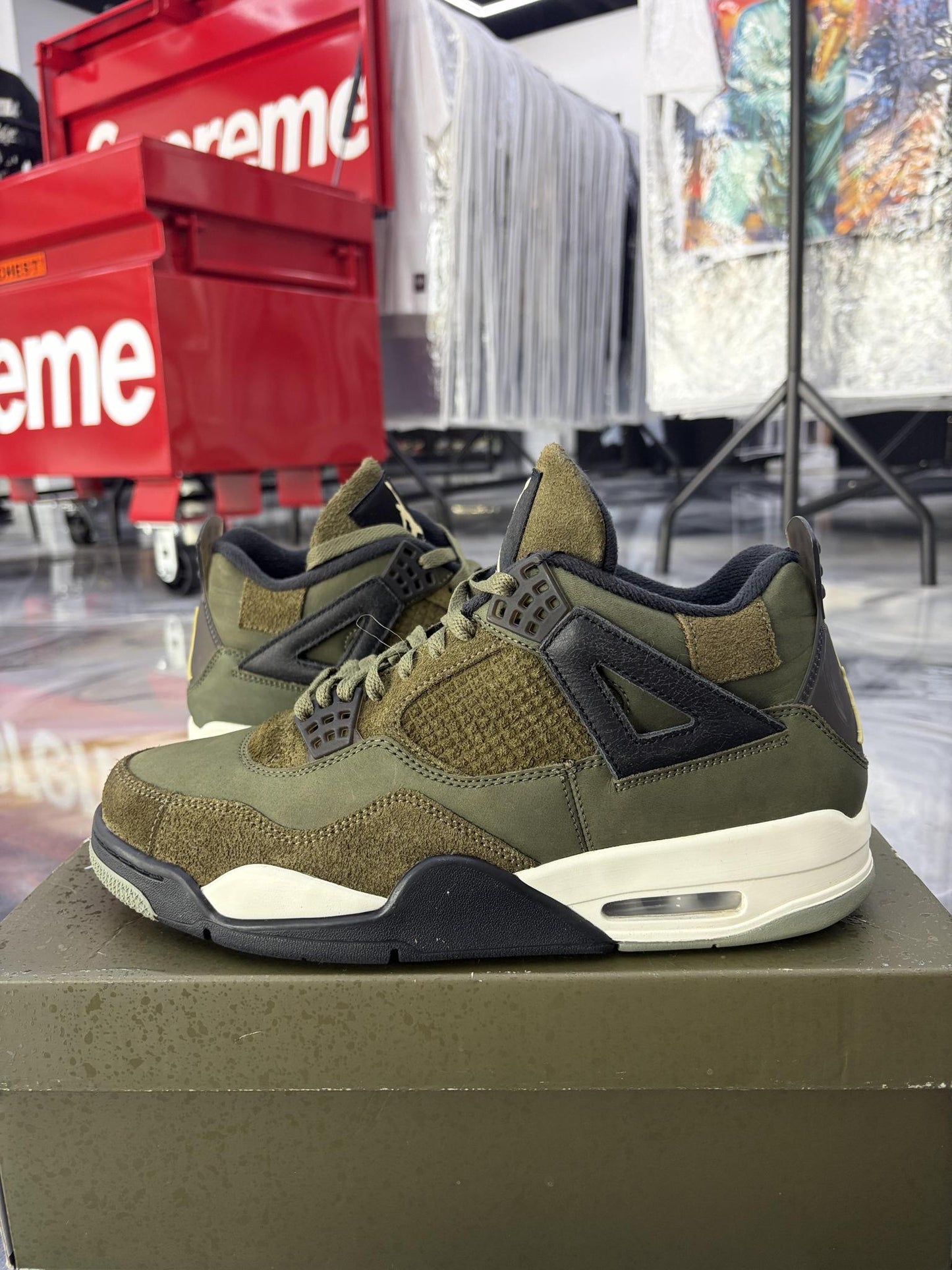 Jordan 4 "Olive" Used Size 10.5