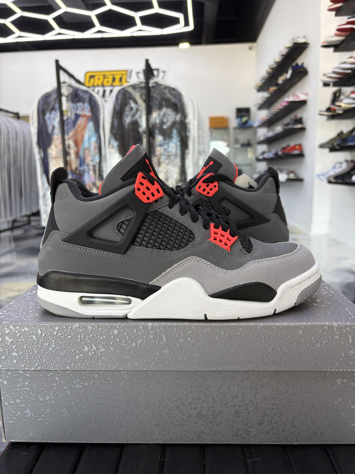 Jordan 4 "Infrared" Used Size 8
