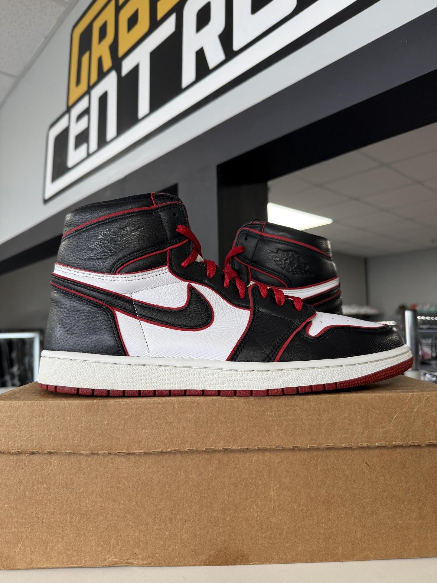 Jordan 1 "Bloodline" Used Size 13