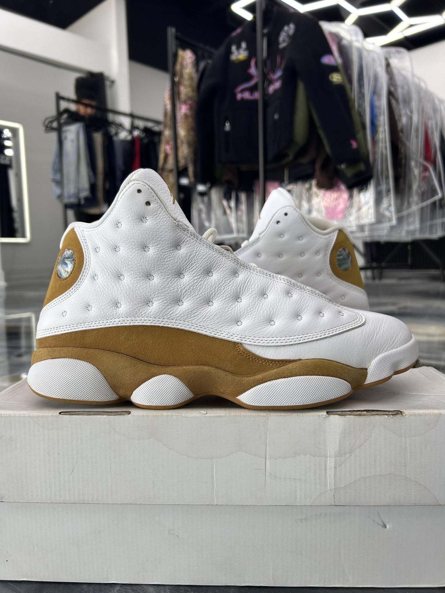 Jordan 13 "Wheat" Used Size 11.5