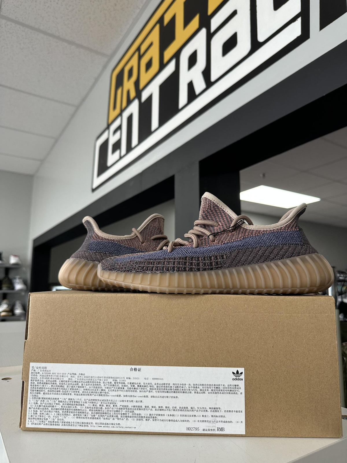 Adidas Yeezy 350 V2 "Fade" Used Size 6.5Y/8W