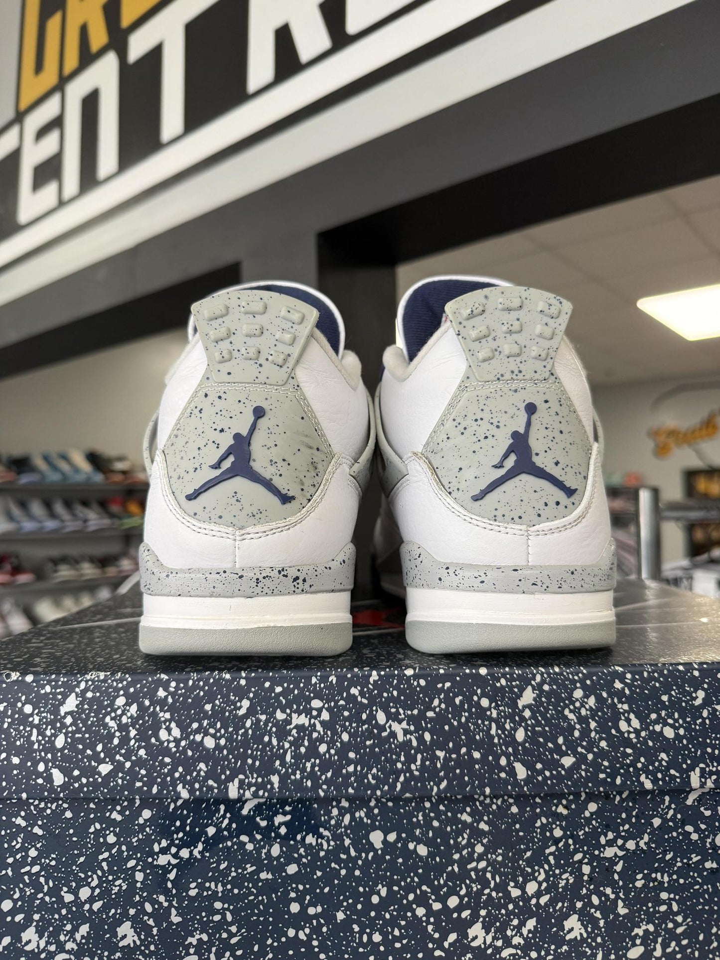 Jordan 4 "Midnight Navy" Used Size 10.5