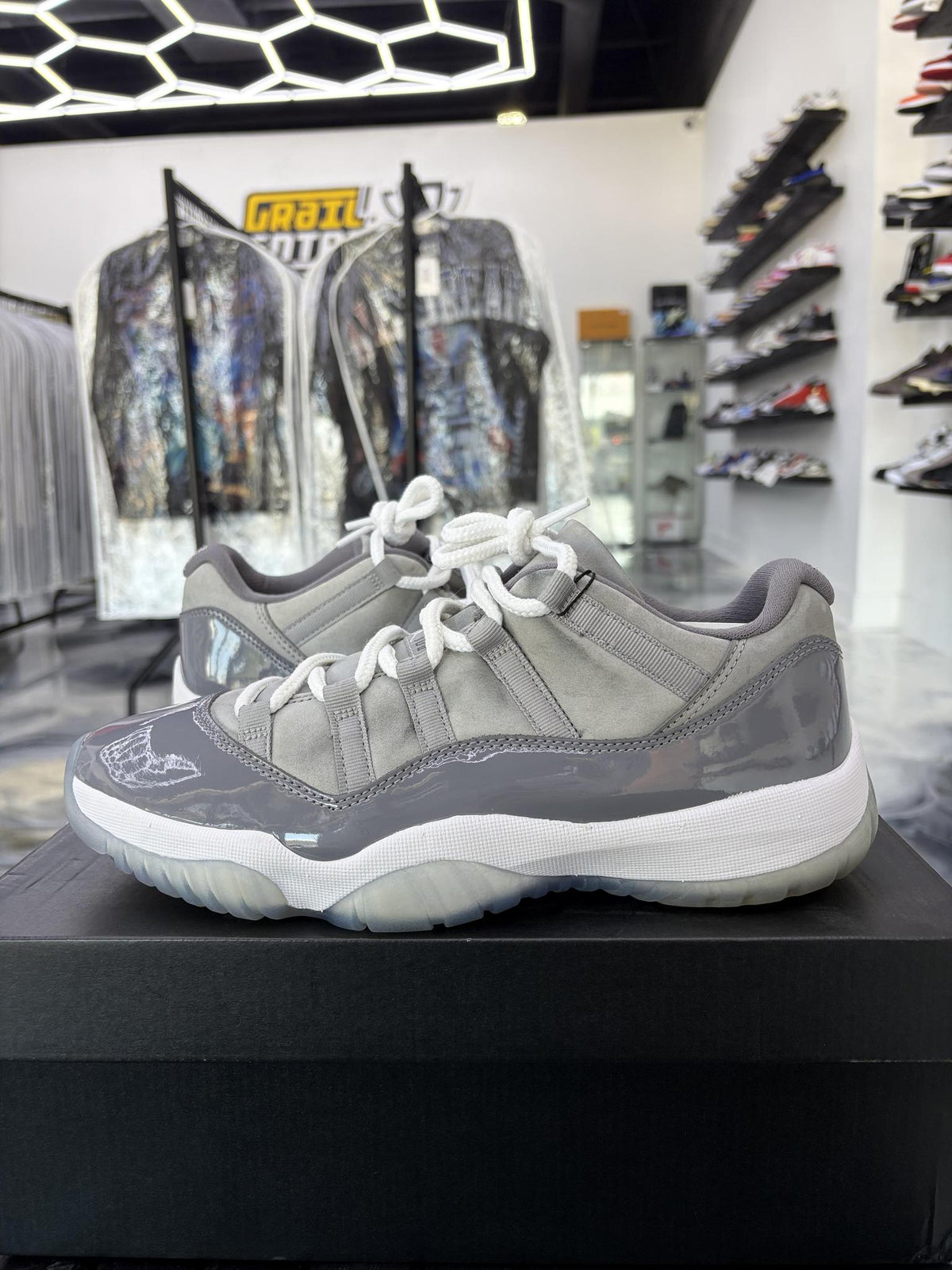 Jordan 11 Low "Cool Grey" Used Size 9.5