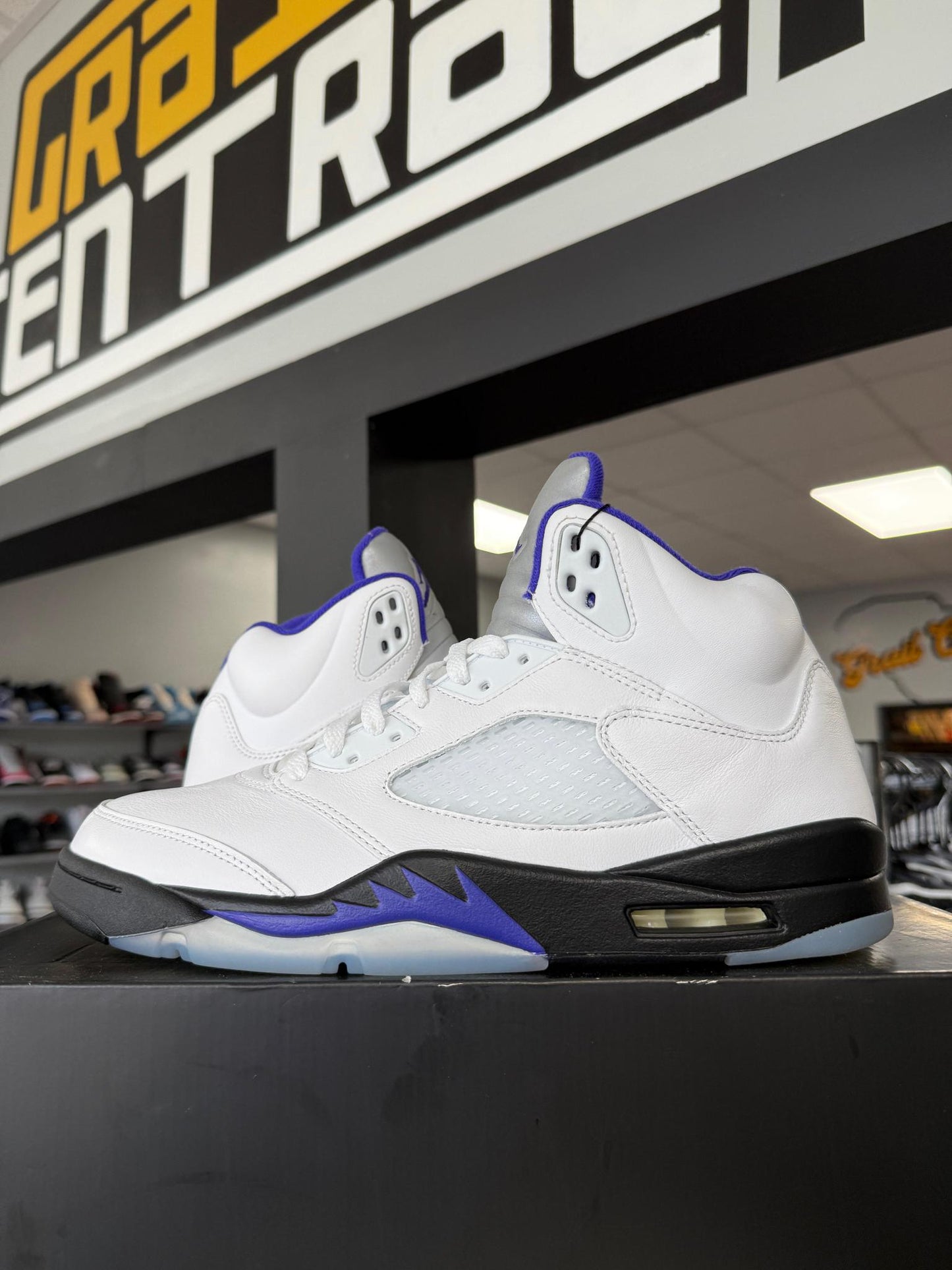 Jordan 5 "Dark Concord" Used Size 11