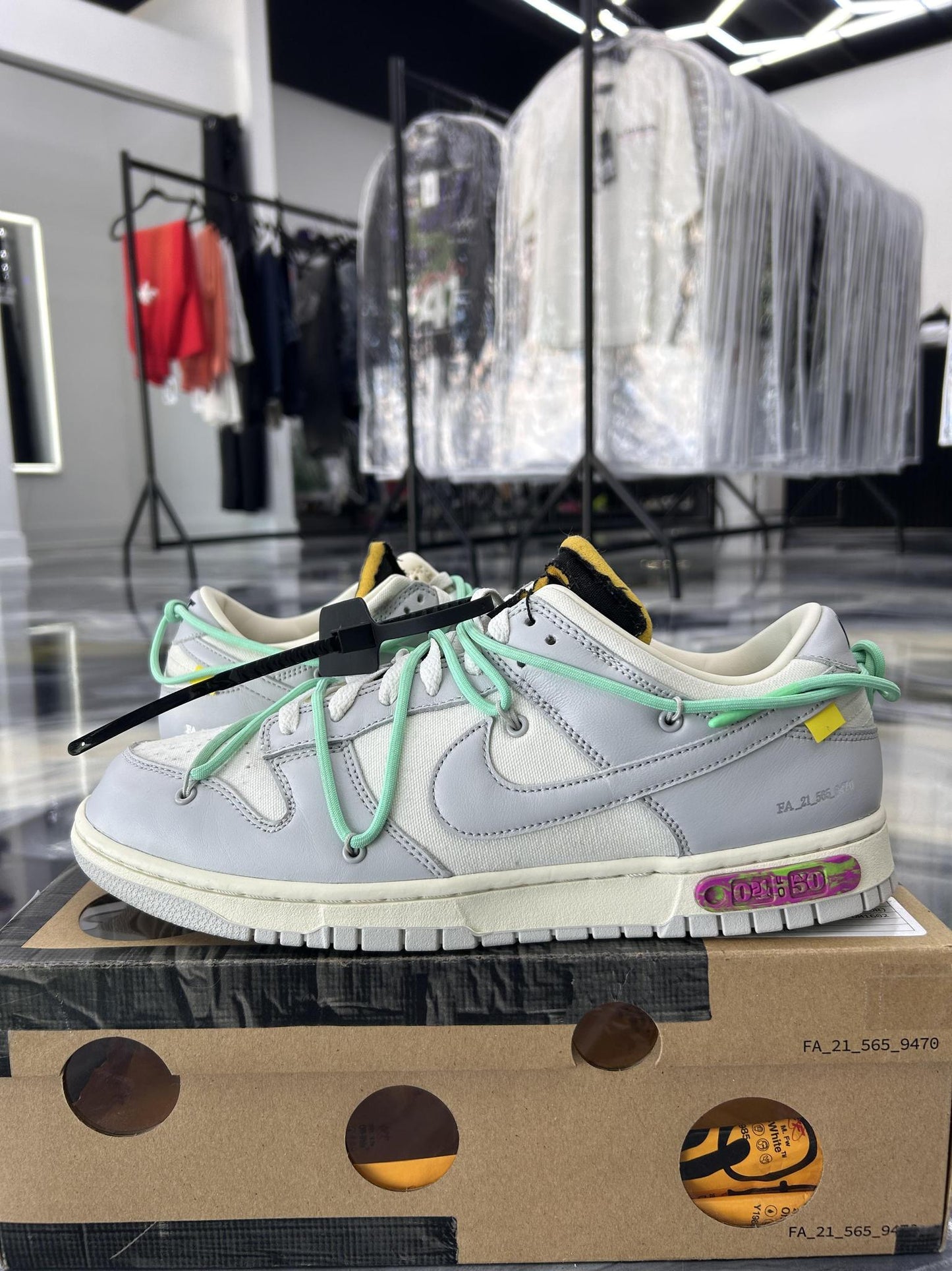 Nike Dunk Low Off White "Lot 4" Used Size 12