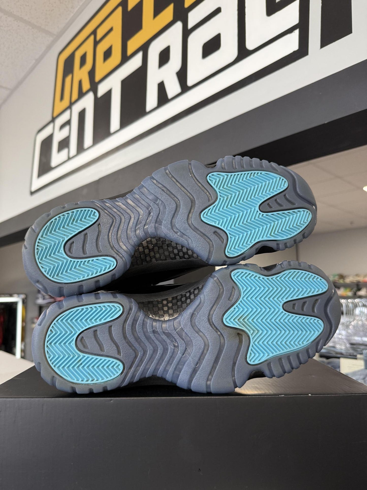 Jordan 11 "Gamma" Used Size 10