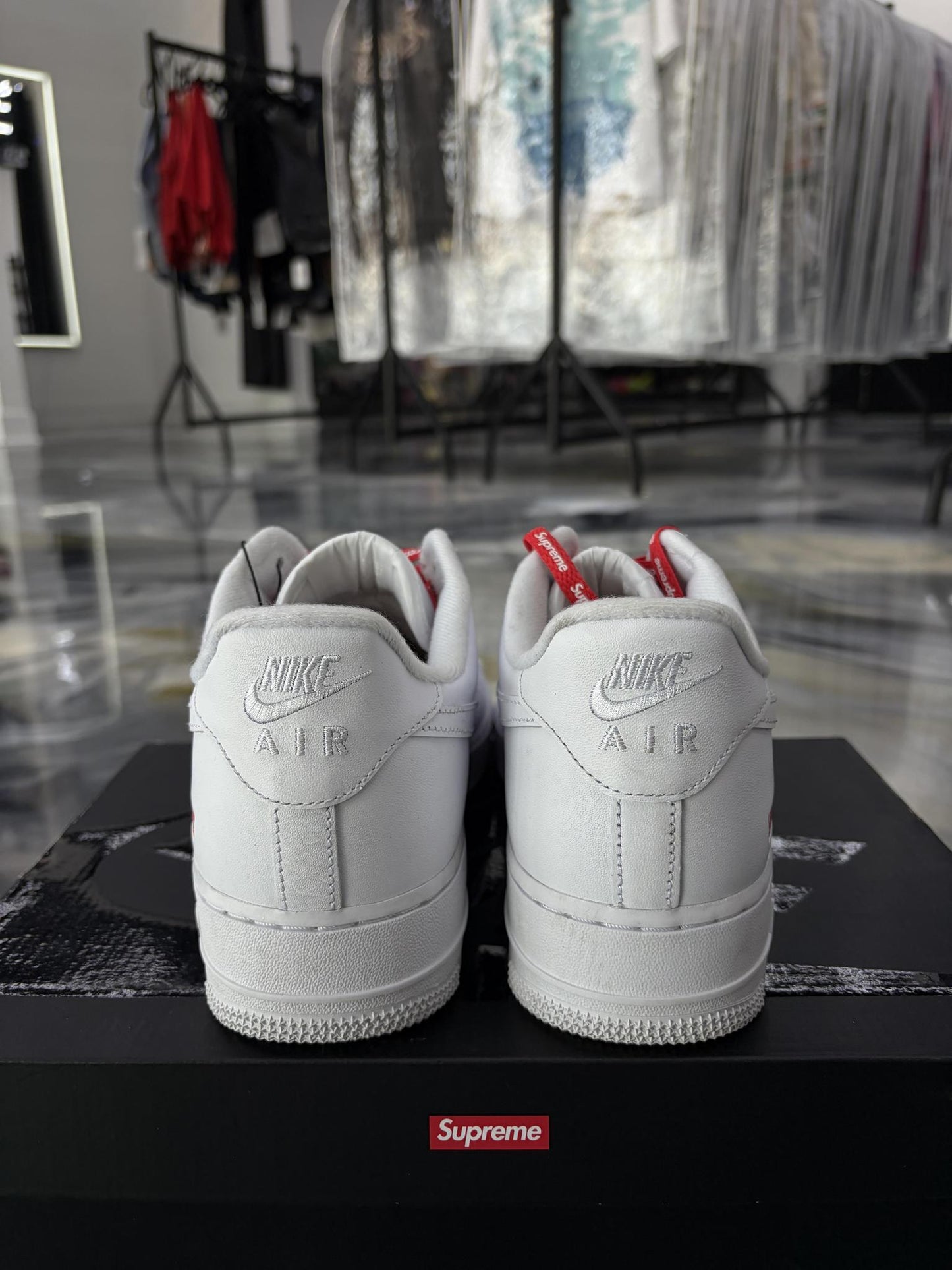 Nike Air Force 1 Supreme "White" Used Size 9