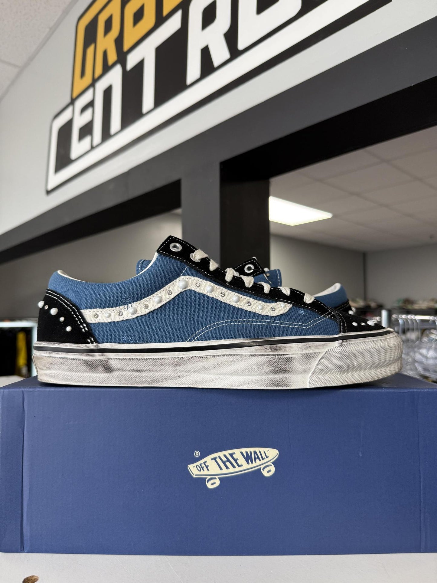 Vans LX Old Skool Pearlized "Navy "Used Size 13