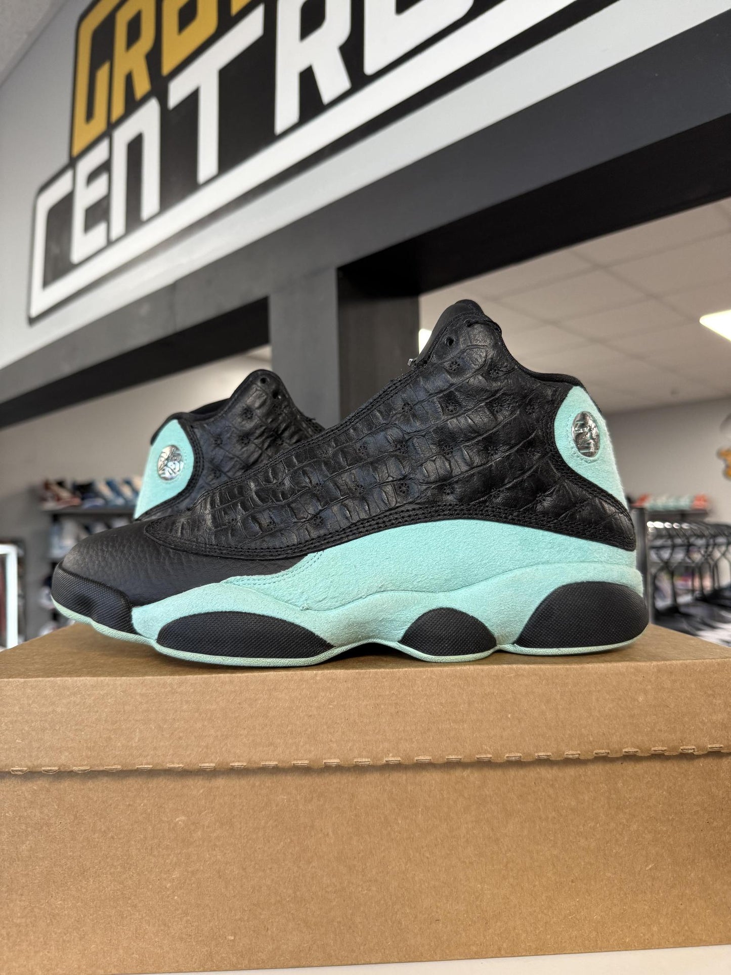 Jordan 13 "Island Green" Used Size 9.5