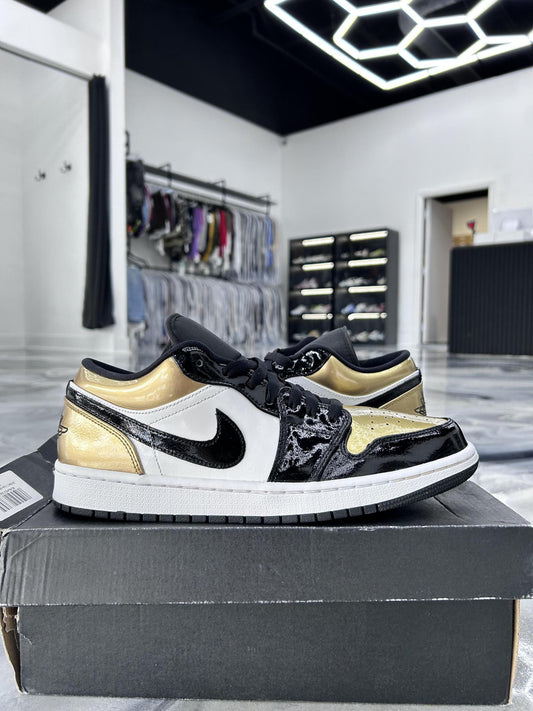 Jordan 1 Low "Metallic Gold" Used Size 10.5