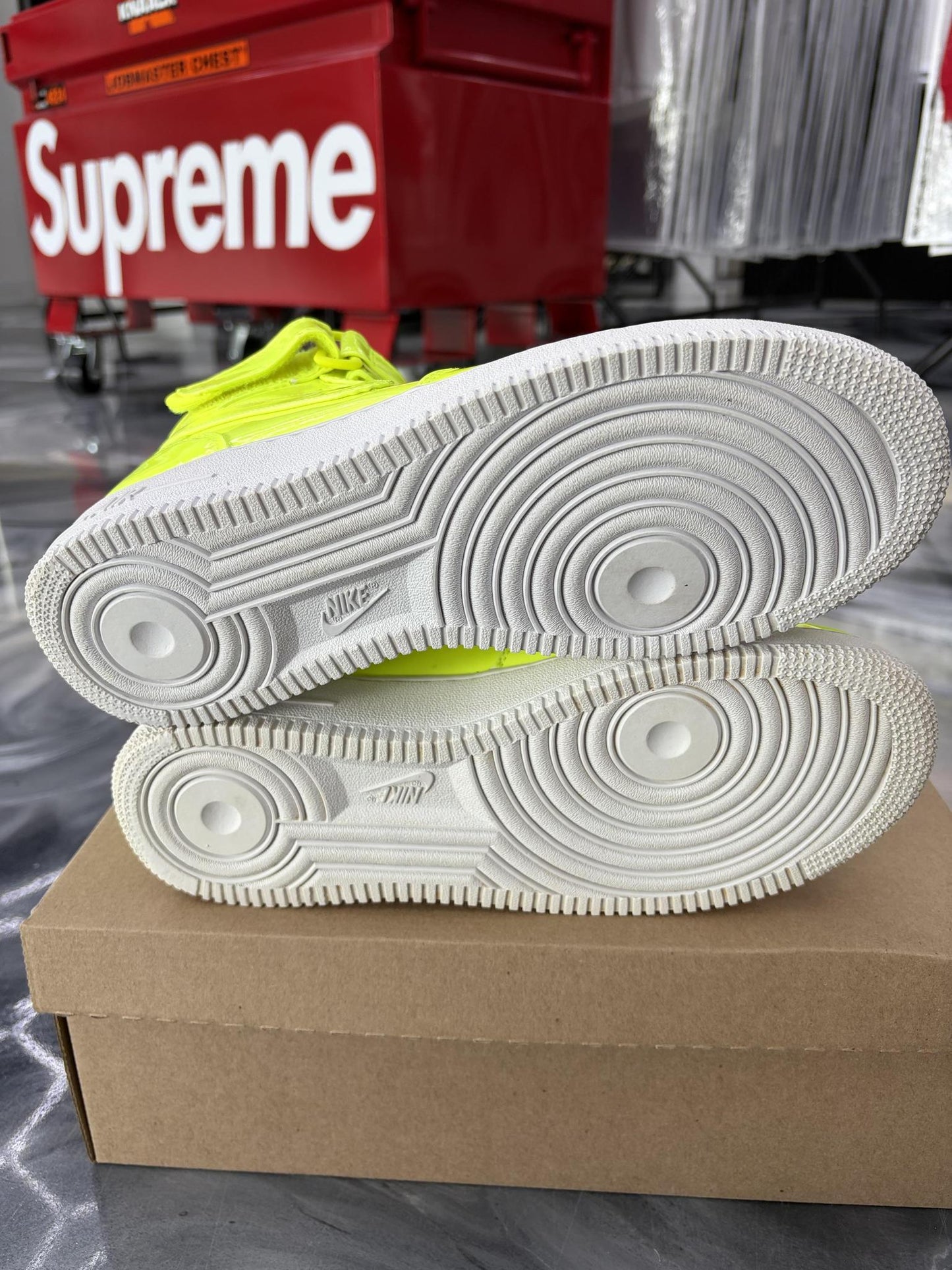 Nike Air Force 1 Mid "Volt White" Used Size 8