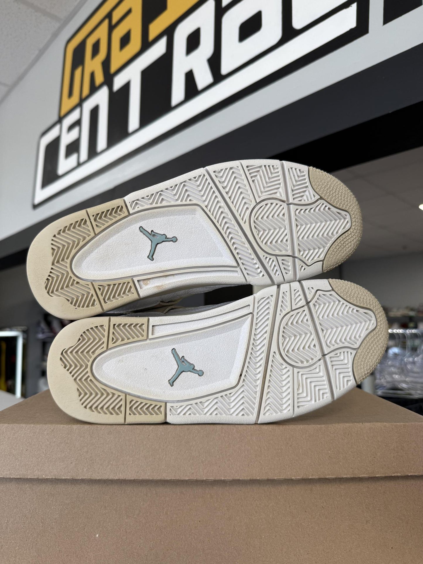 Jordan 4 "Sand" Used Size 7.5