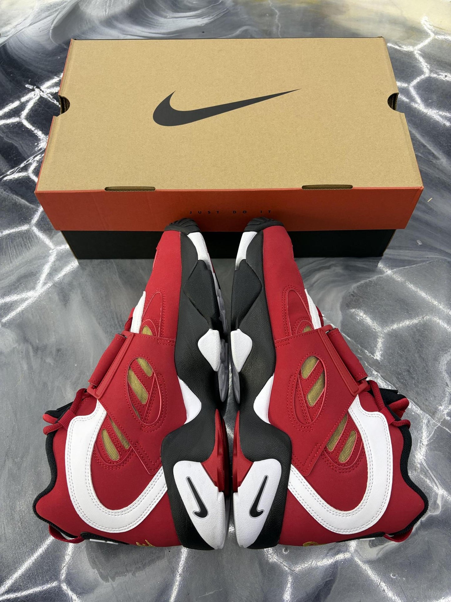 Nike Air Diamond Turf 2 "Red Gold" Used Size 11.5