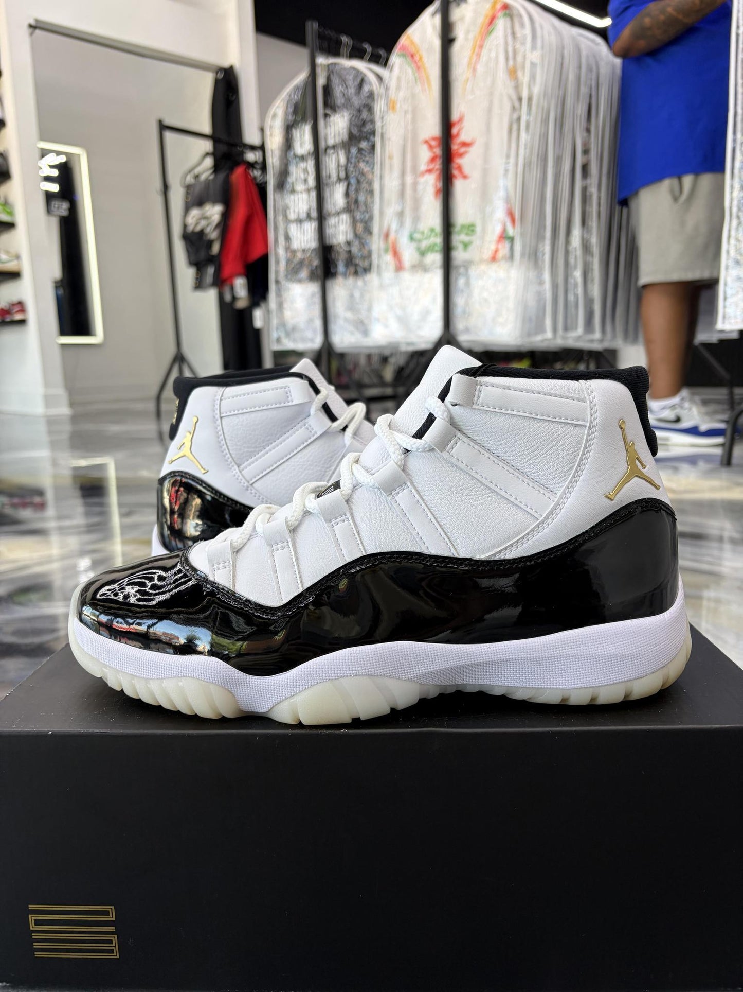 Jordan 11 "Gratitude" Used Size 10.5