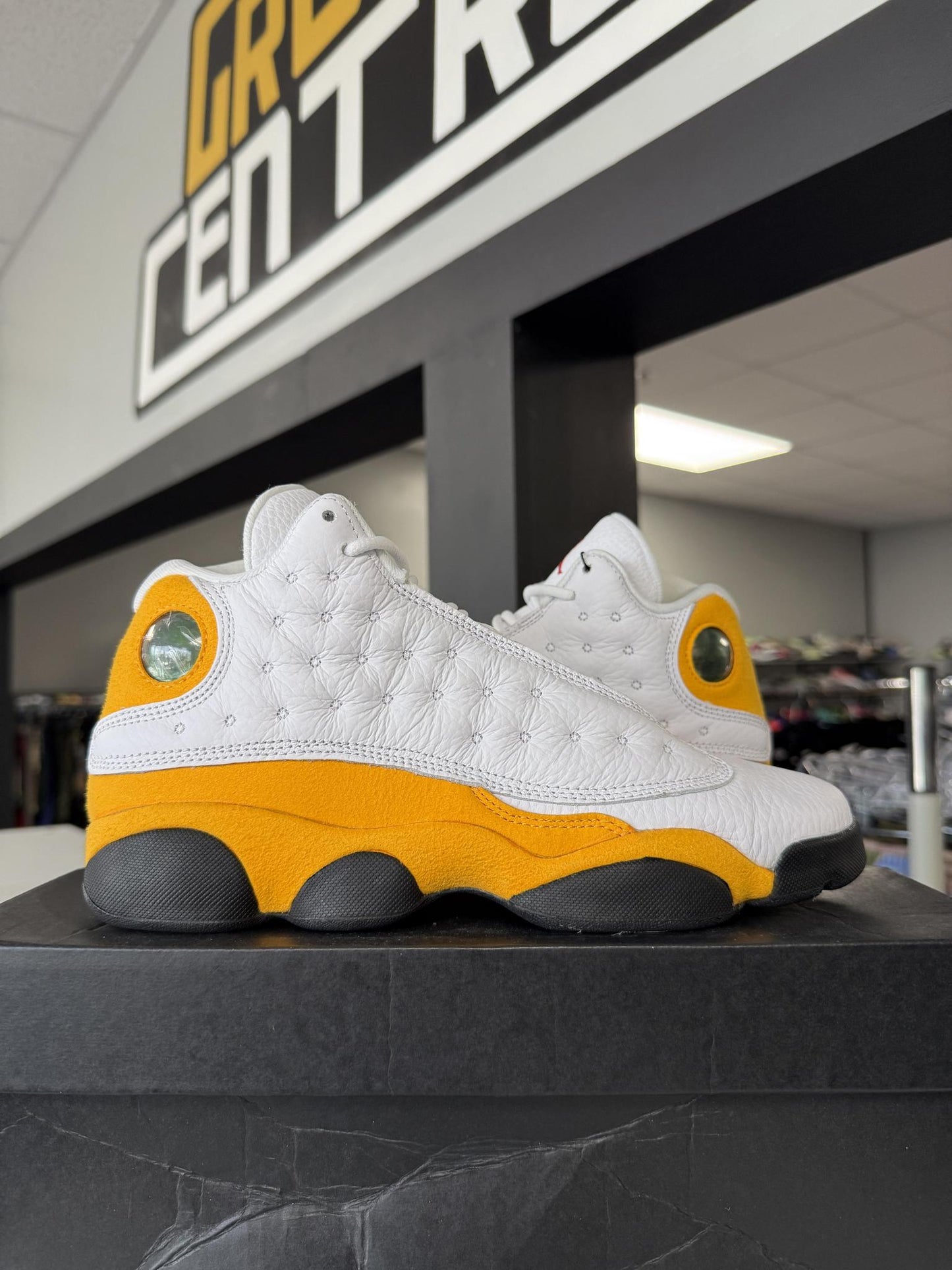 Jordan 13 "Del Sol" Used Size 7Y/8.5W