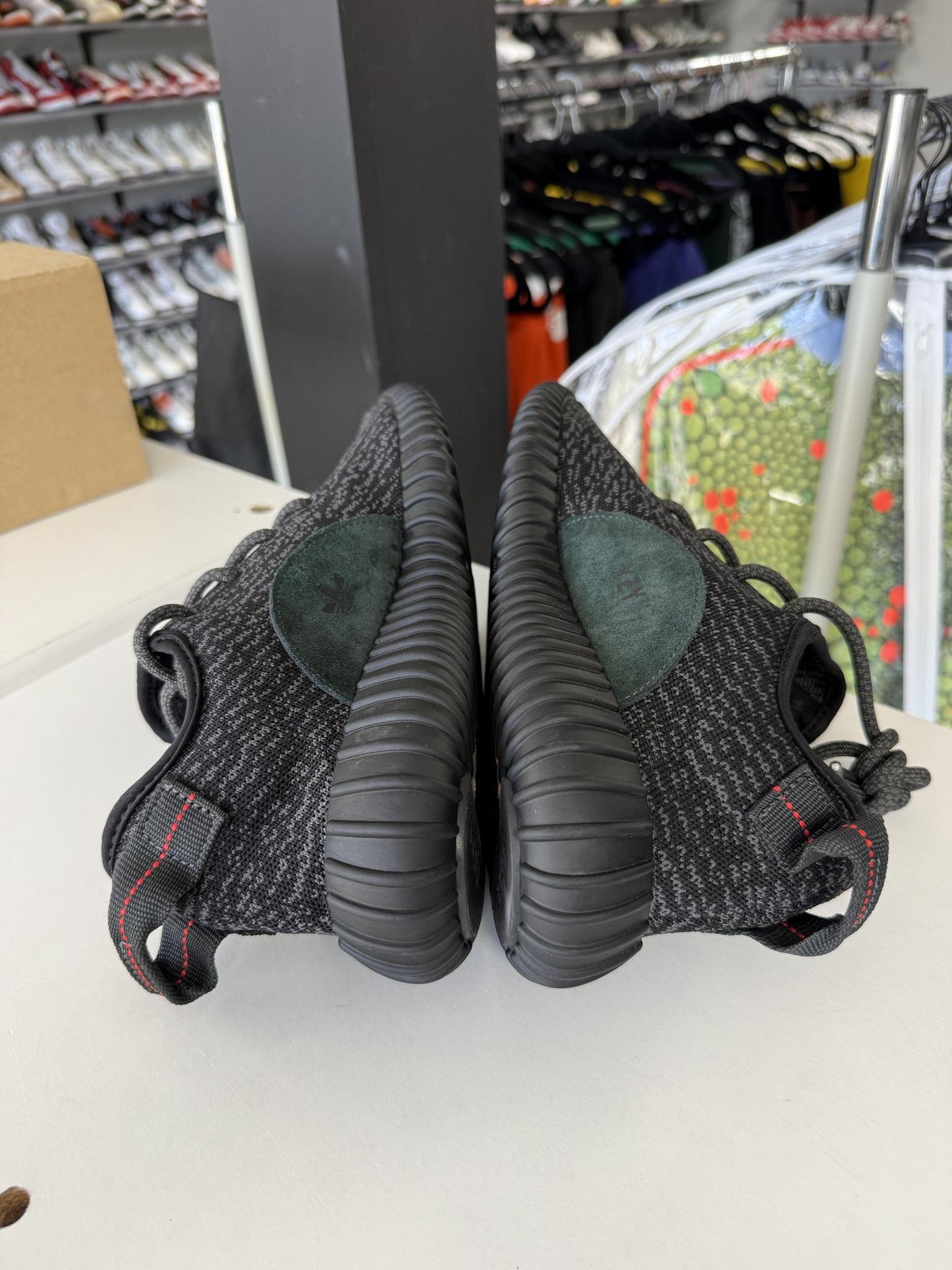Yeezy 350 "Pirate Black" Used Size 8.5